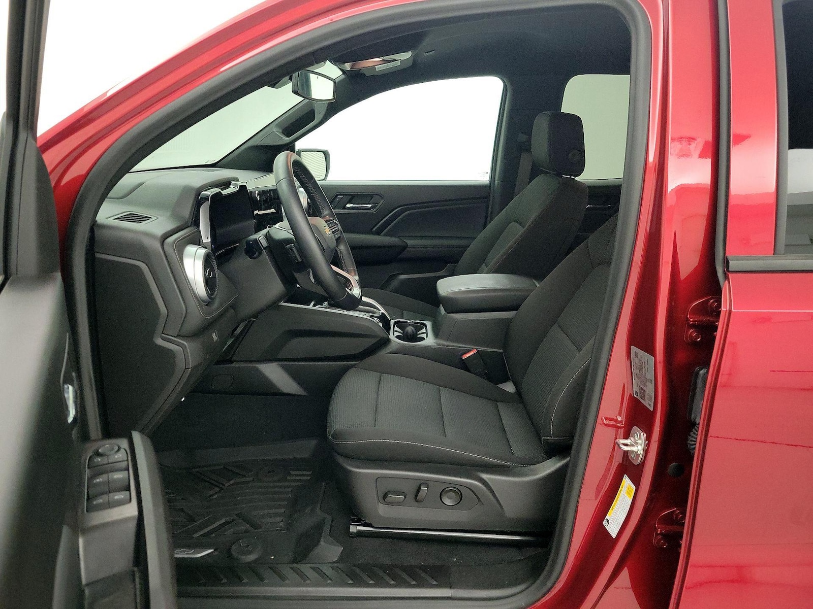 2025 Chevrolet Colorado LT - Photo 12