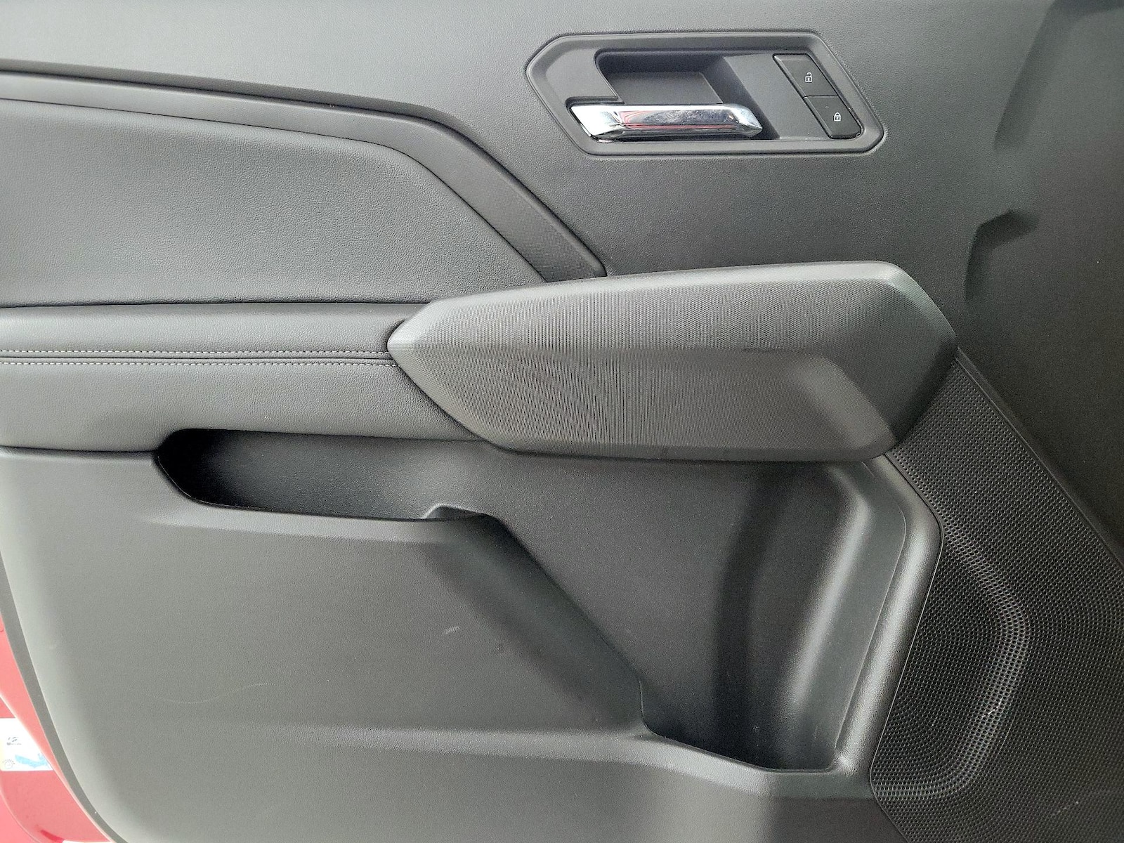 2025 Chevrolet Colorado LT - Photo 13