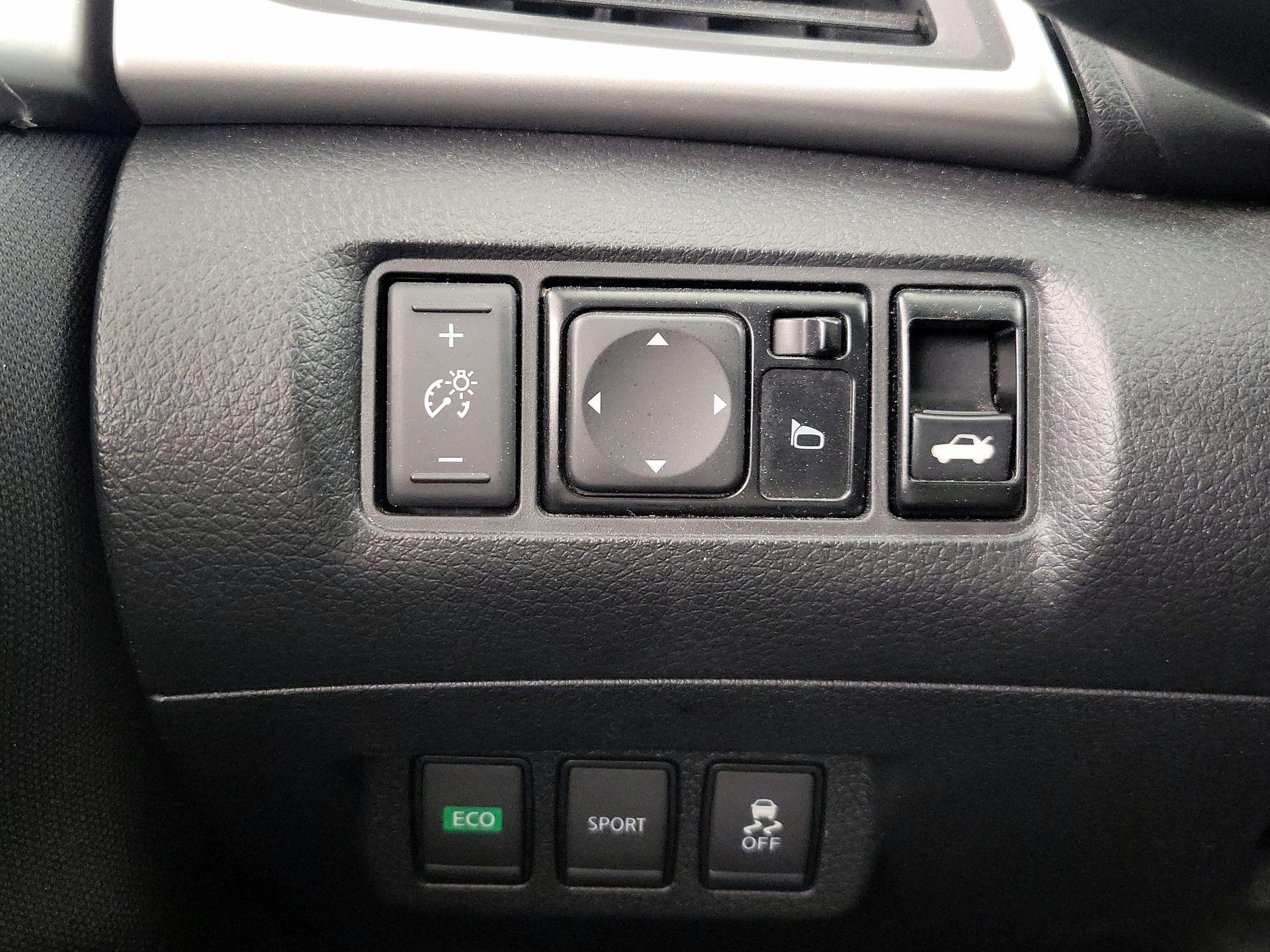 Thumbnail: 2018 Nissan Sentra - 13