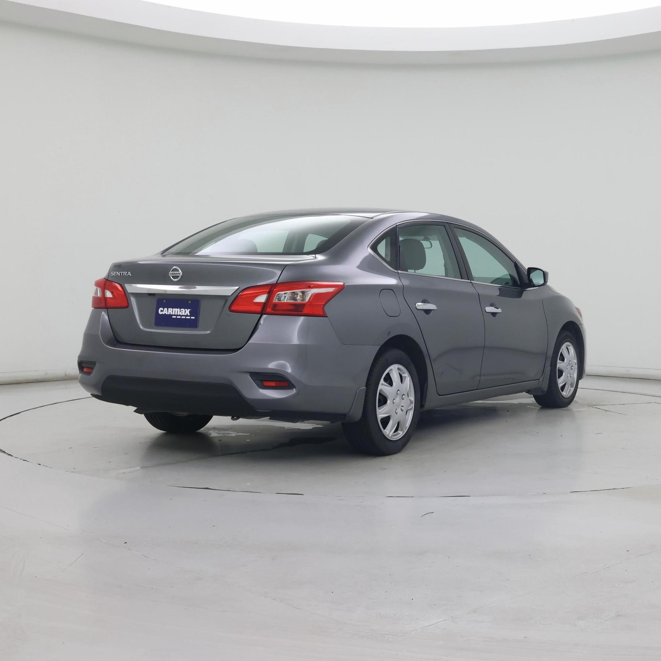Thumbnail: 2018 Nissan Sentra - 8