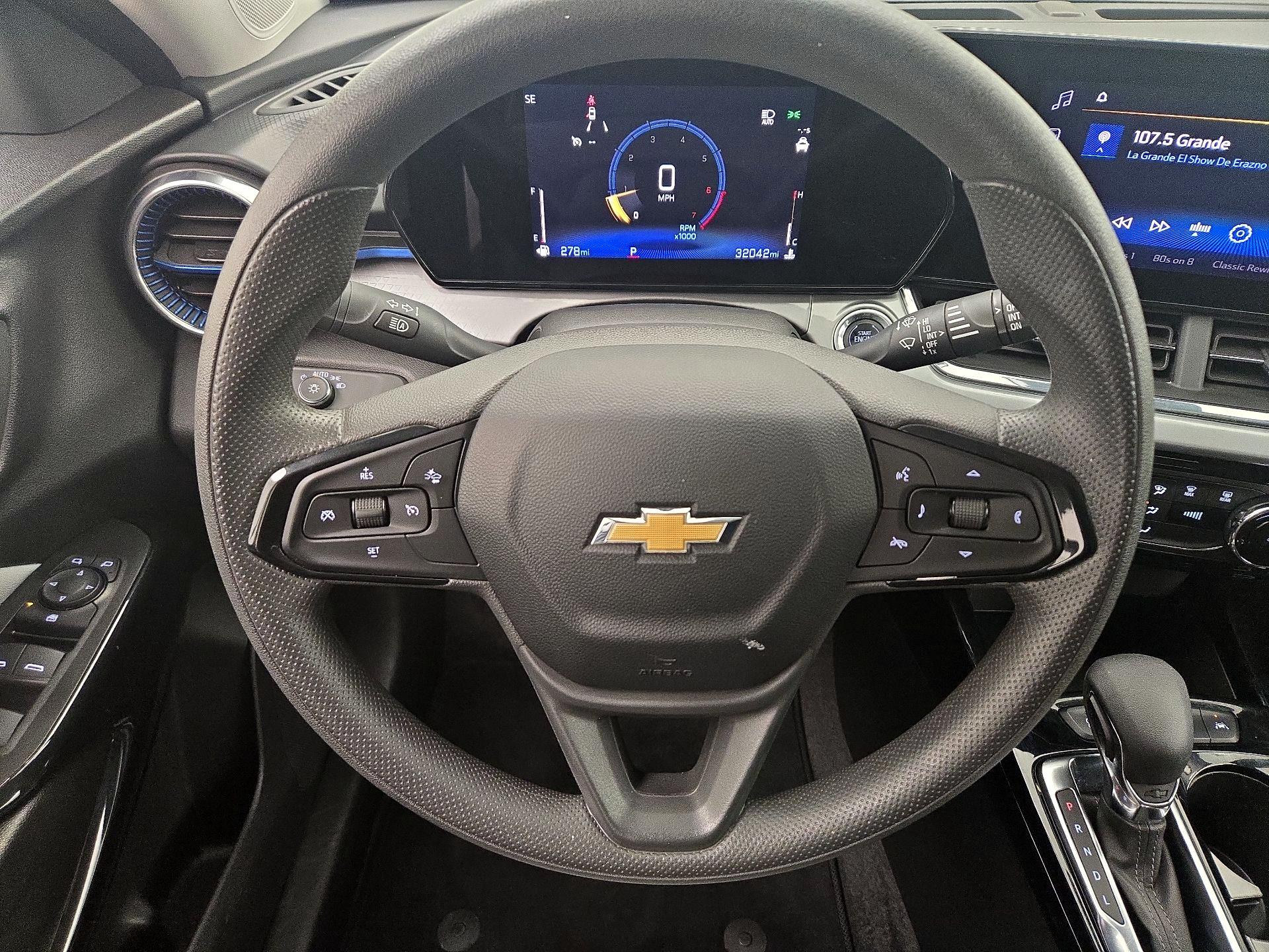 Thumbnail: 2025 Chevrolet Trax - 10