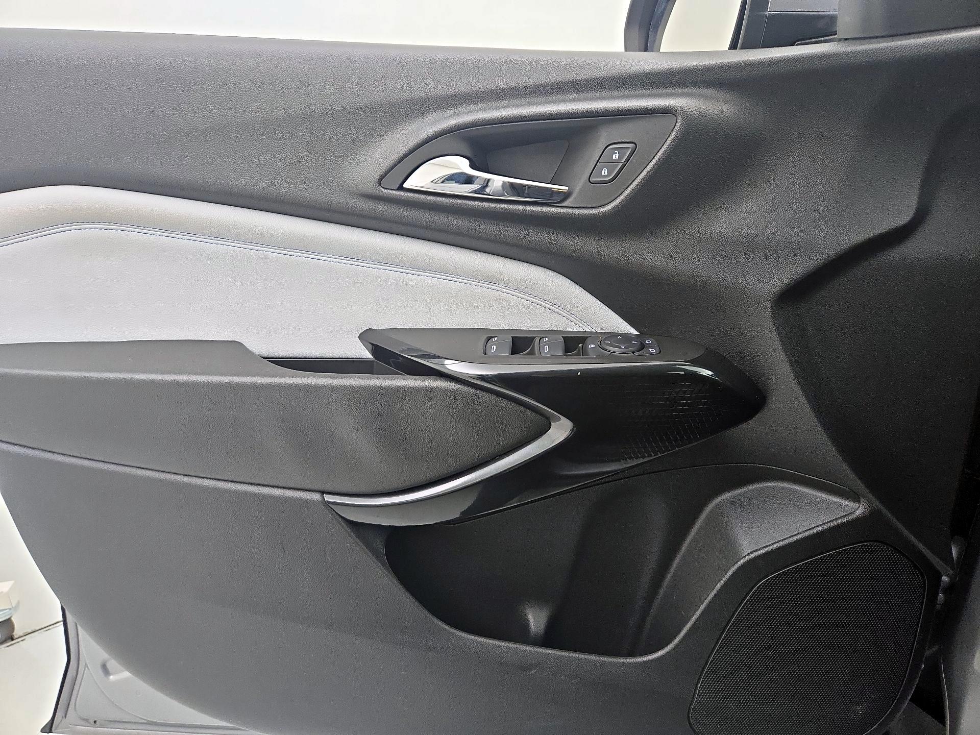 Thumbnail: 2025 Chevrolet Trax - 12