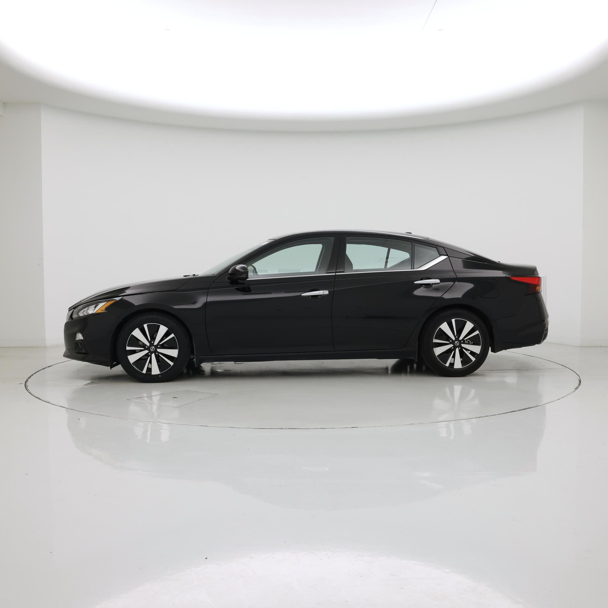Thumbnail: 2022 Nissan Altima - 3