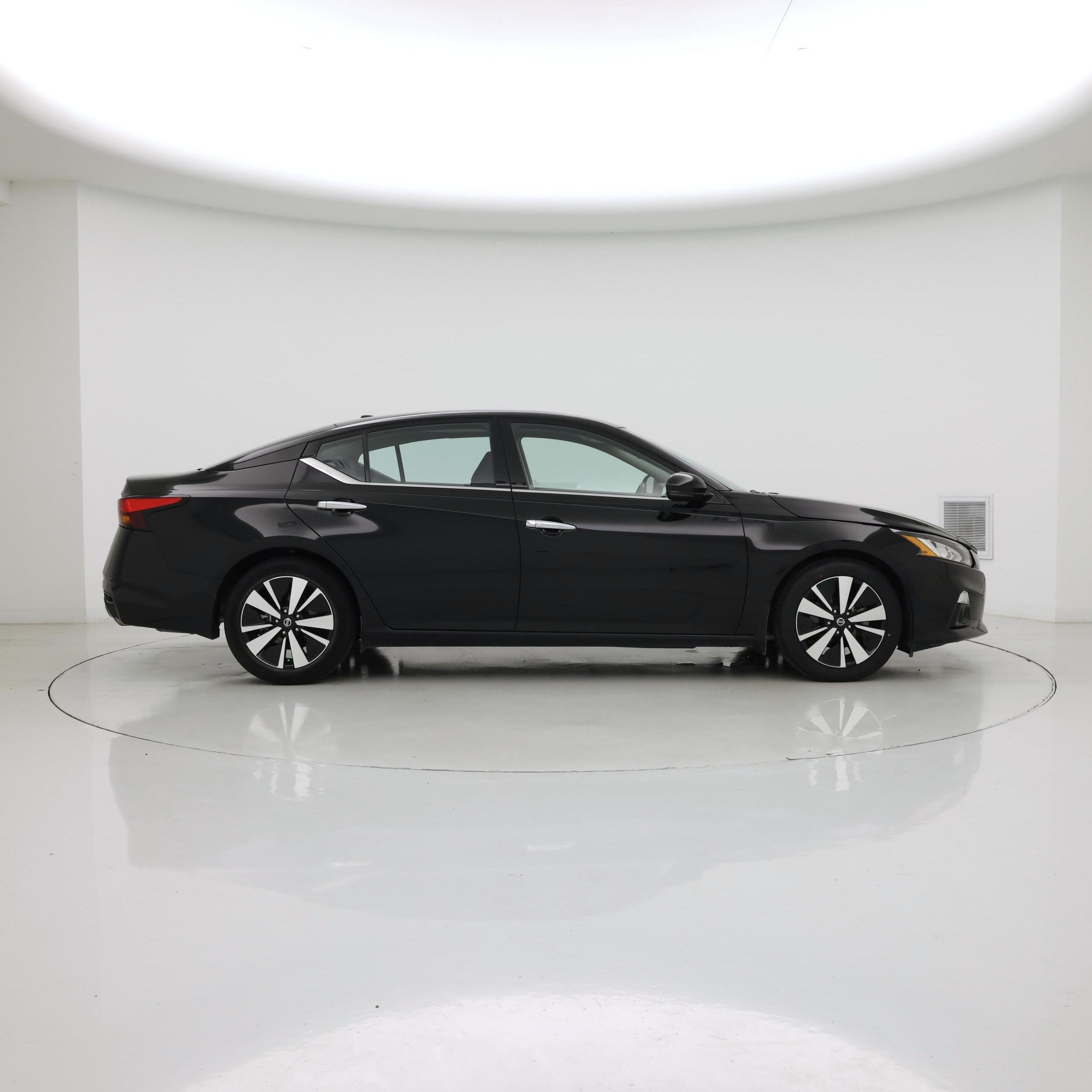 Thumbnail: 2022 Nissan Altima - 7