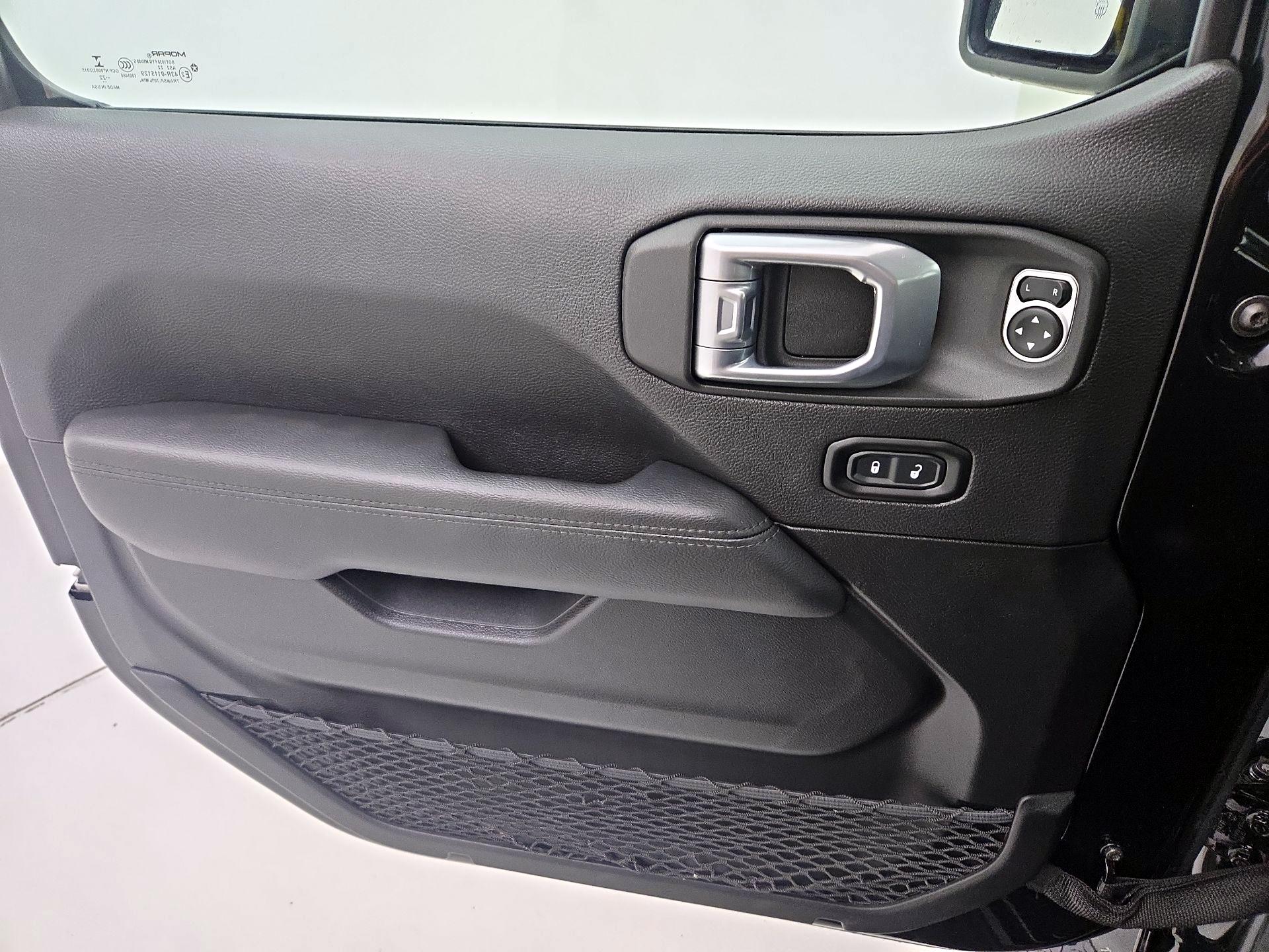 Thumbnail: 2022 Jeep Wrangler - 12