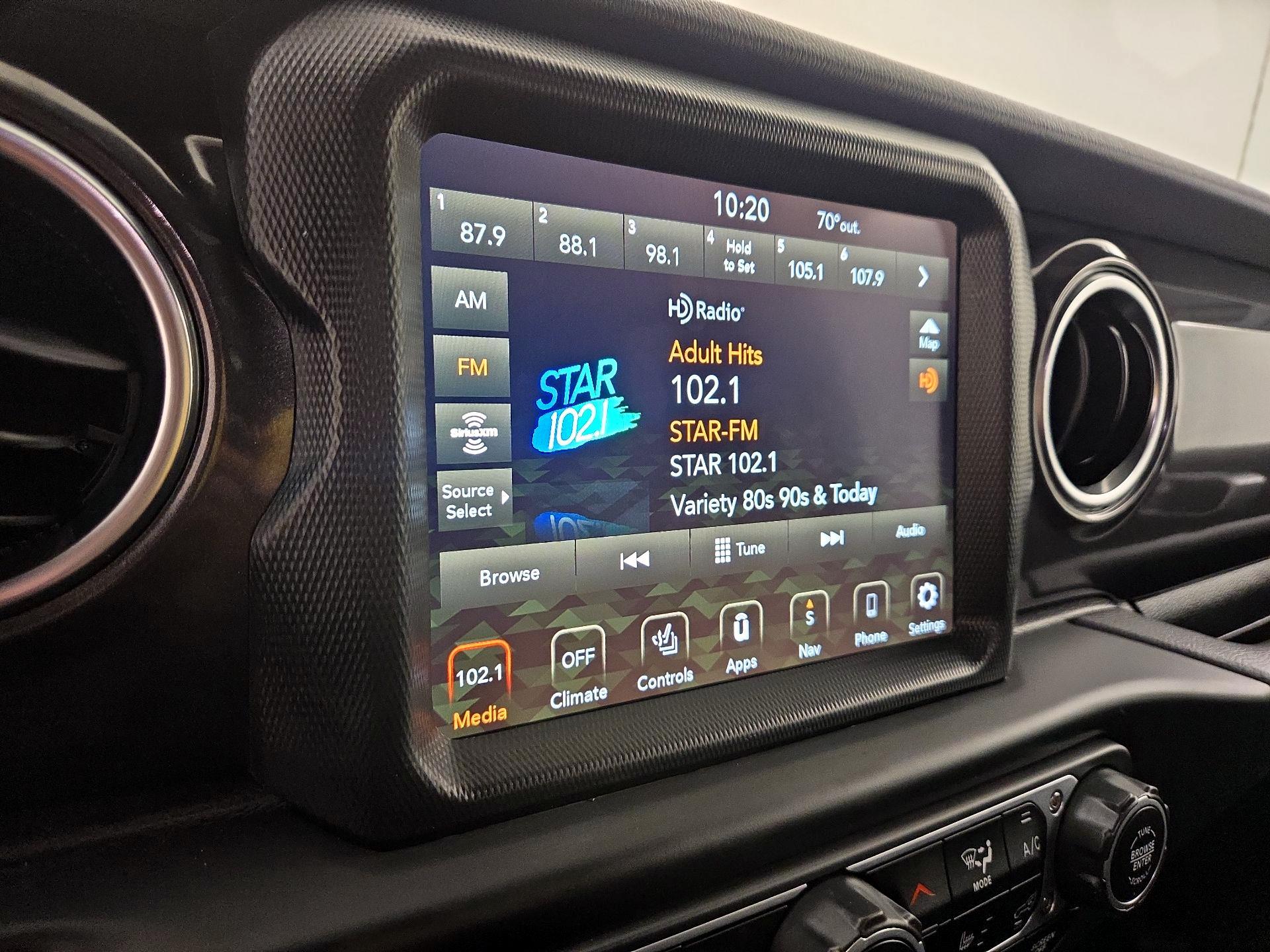 Thumbnail: 2022 Jeep Wrangler - 15
