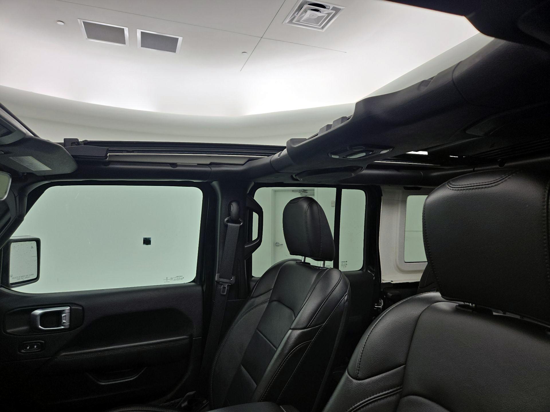 Thumbnail: 2022 Jeep Wrangler - 18