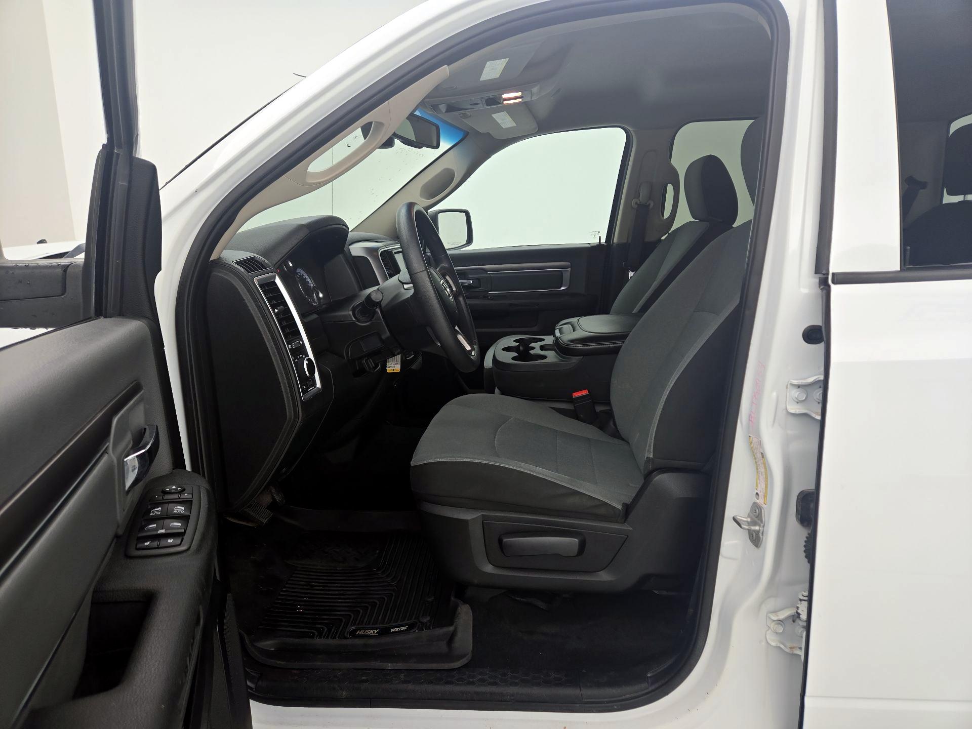 Thumbnail: 2022 RAM 1500 Classic - 11