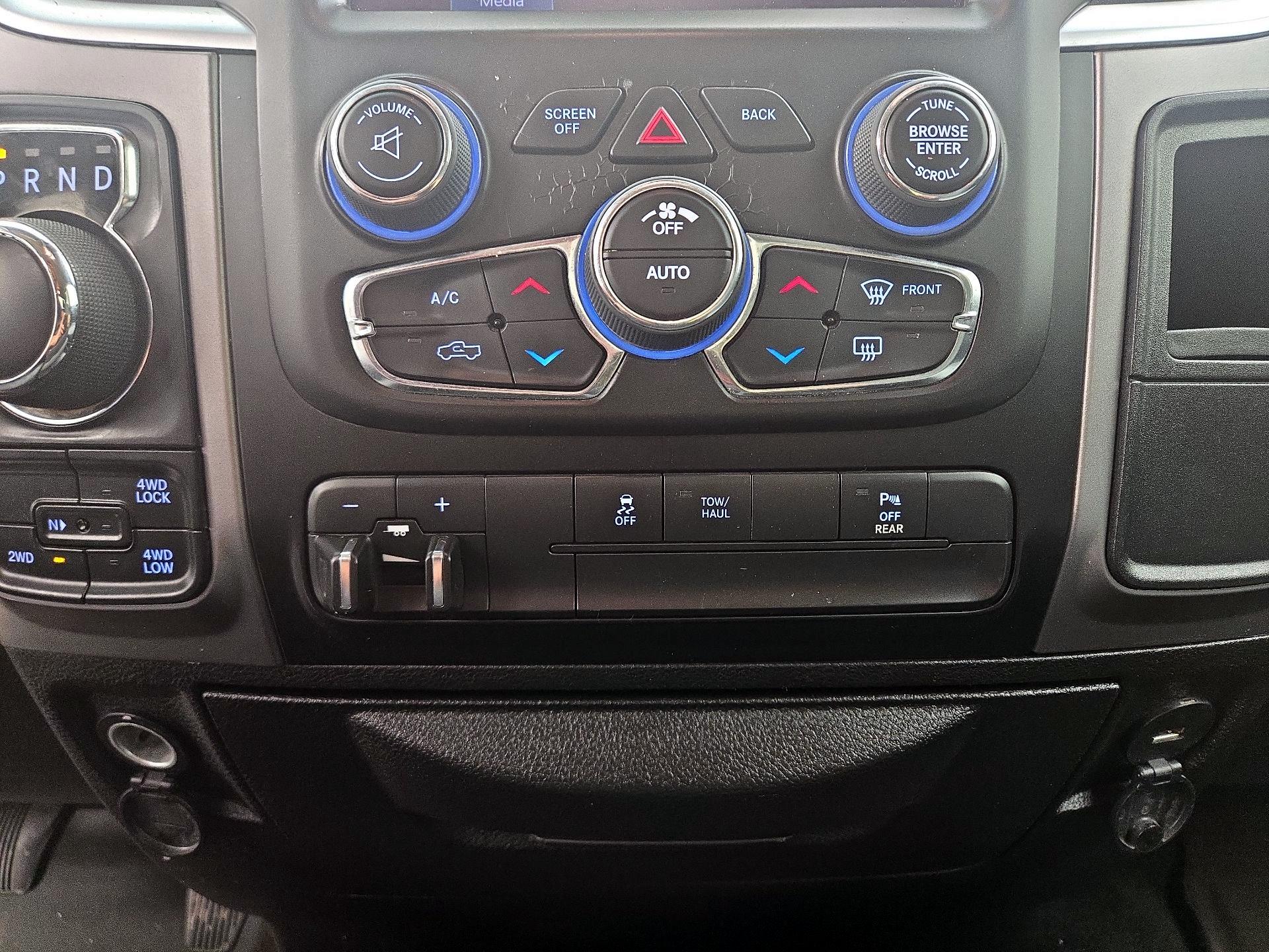 Thumbnail: 2022 RAM 1500 Classic - 16