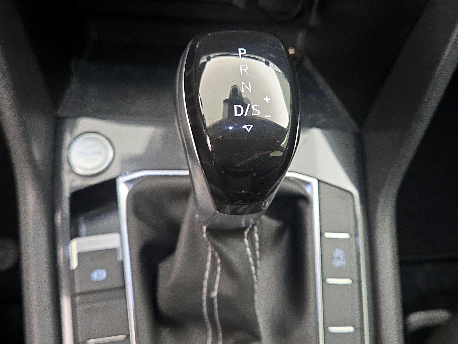 Thumbnail: 2024 Volkswagen Tiguan - 17
