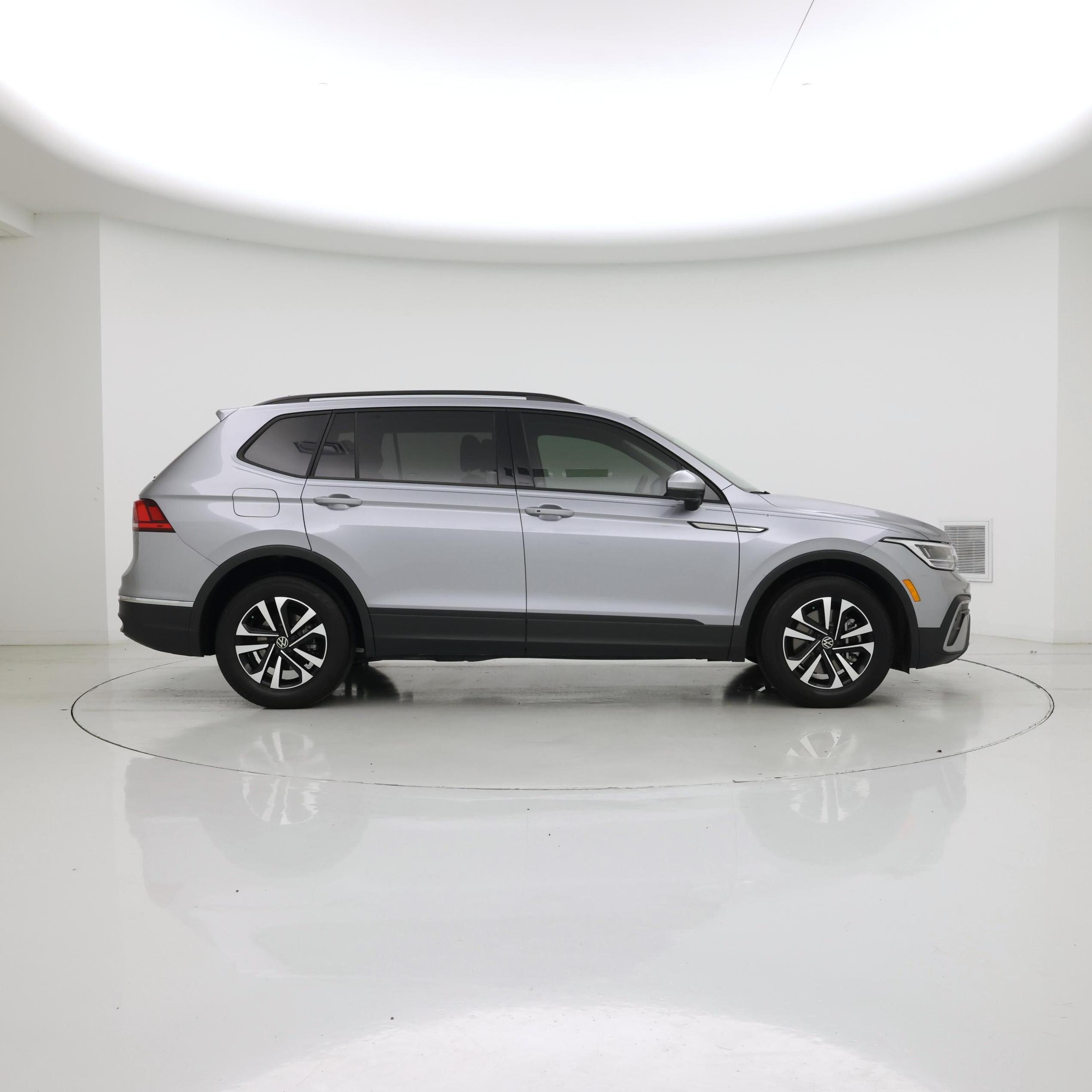 Thumbnail: 2024 Volkswagen Tiguan - 7