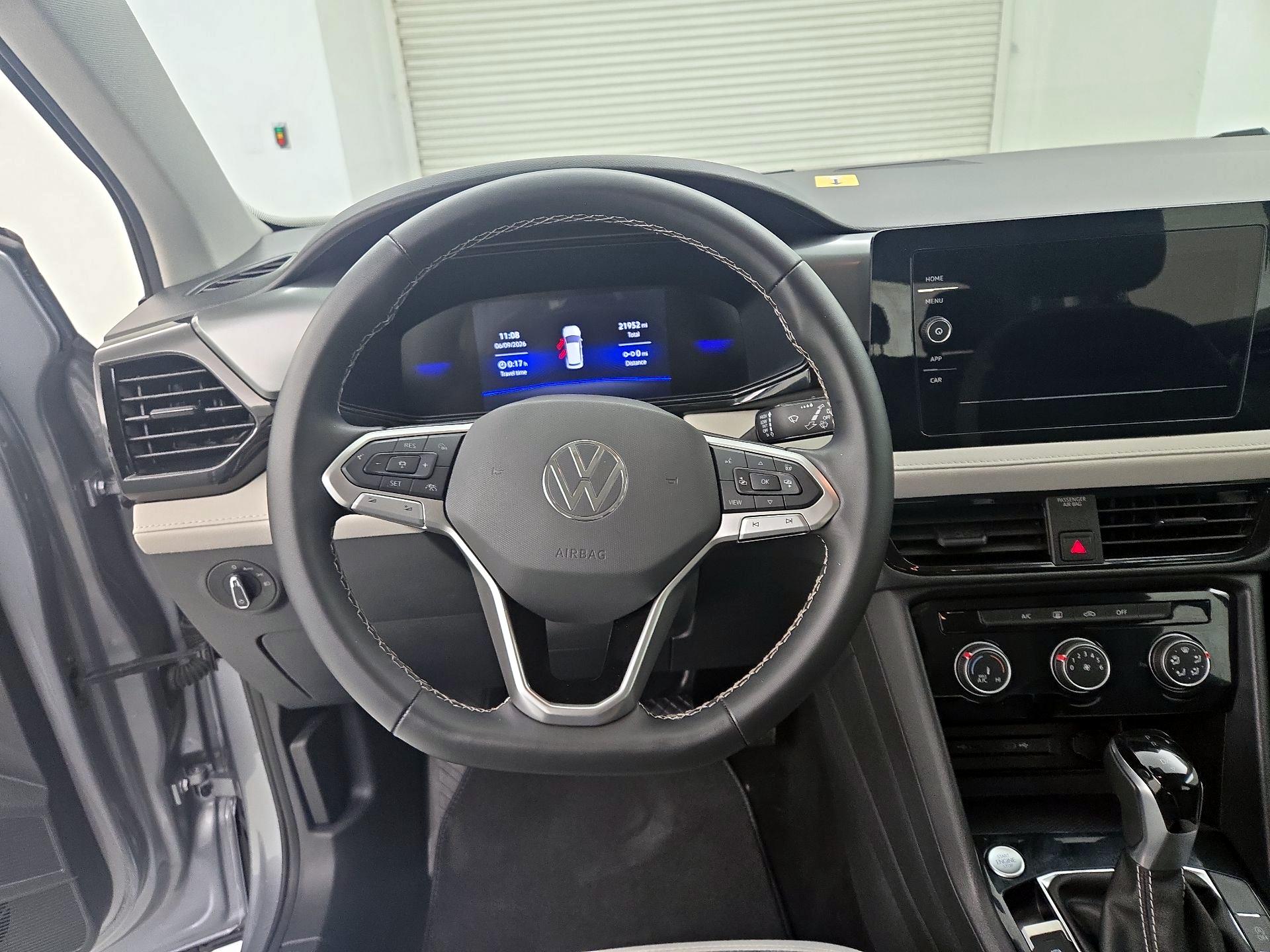 Thumbnail: 2025 Volkswagen Taos - 10