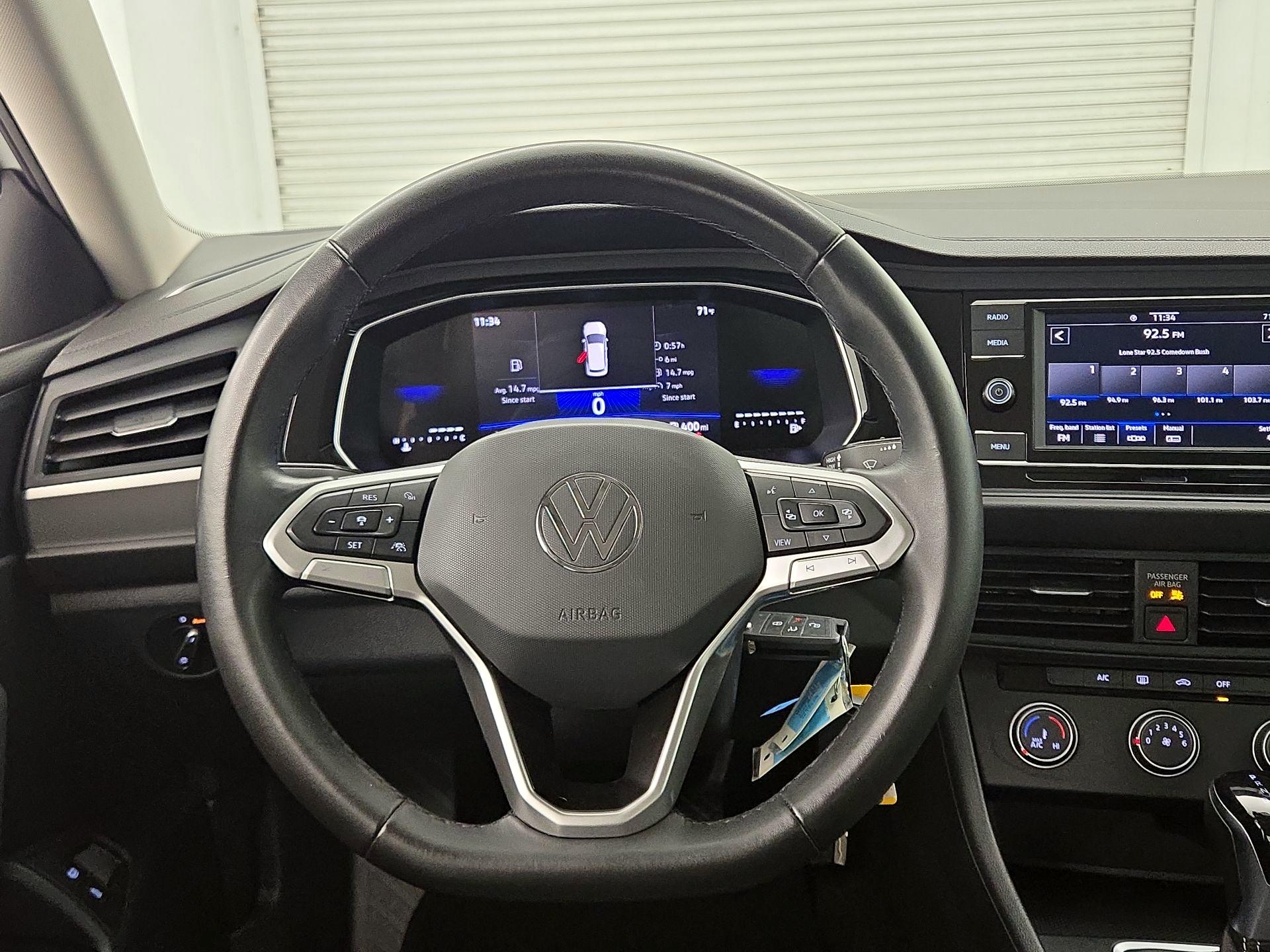 Thumbnail: 2024 Volkswagen Jetta - 10