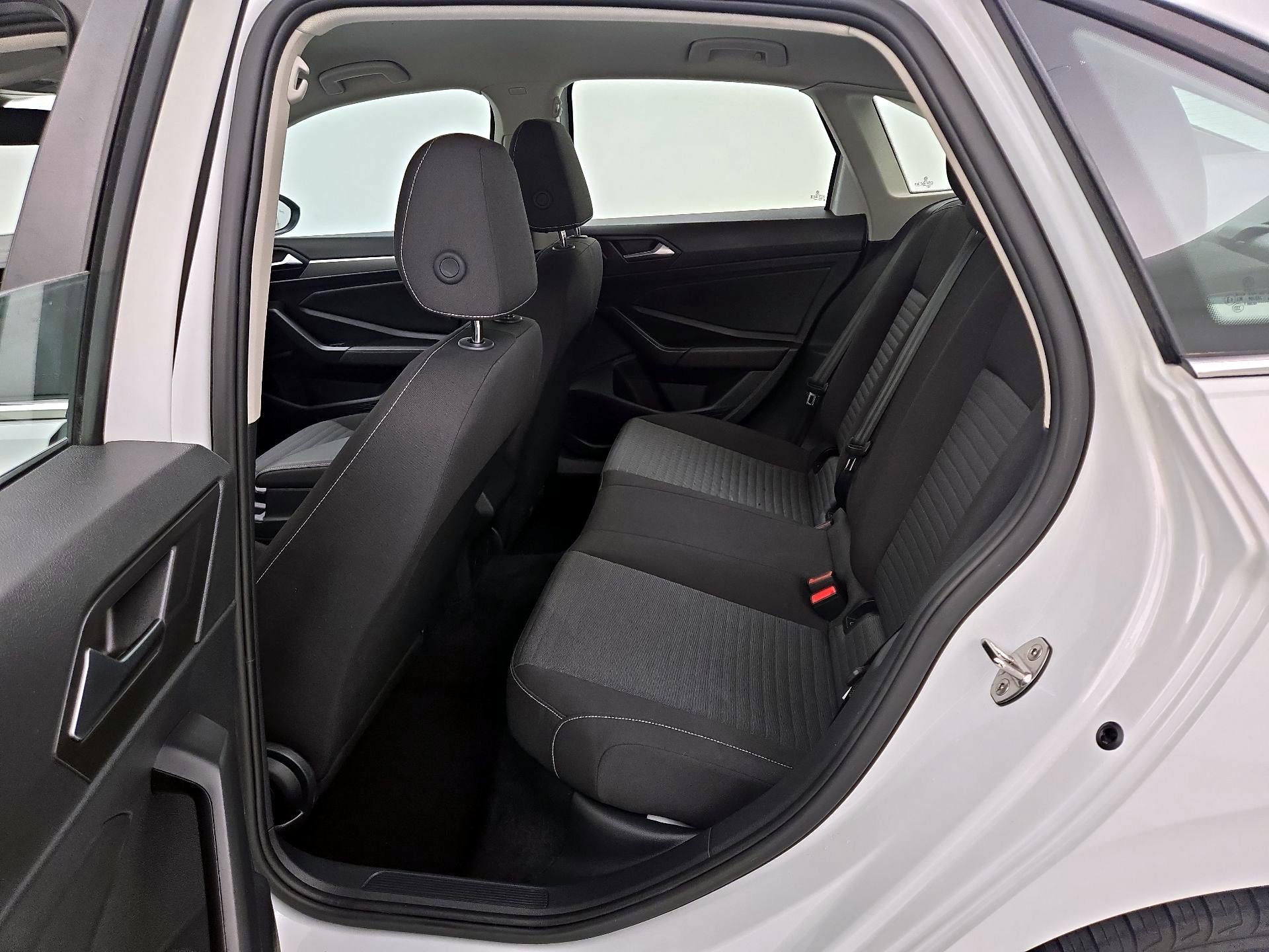 Thumbnail: 2024 Volkswagen Jetta - 19