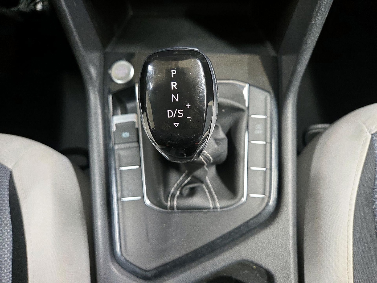 2025 Volkswagen Taos S - Photo 18