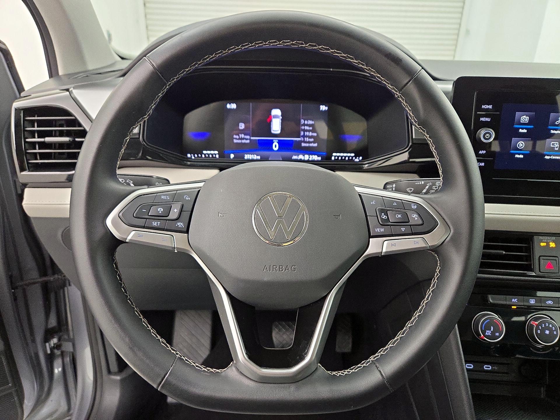 Thumbnail: 2025 Volkswagen Taos - 10