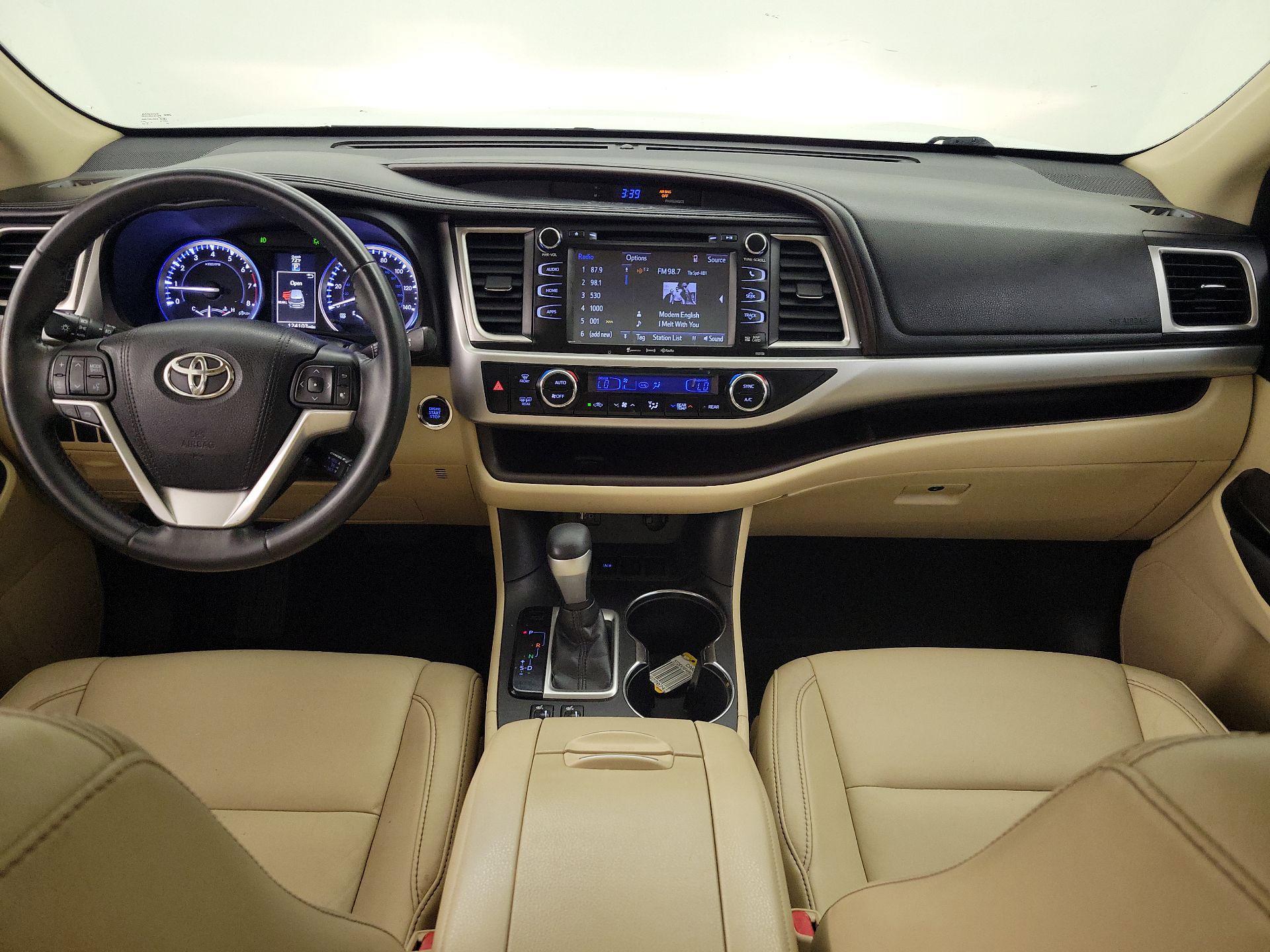 Thumbnail: 2016 Toyota Highlander - 9