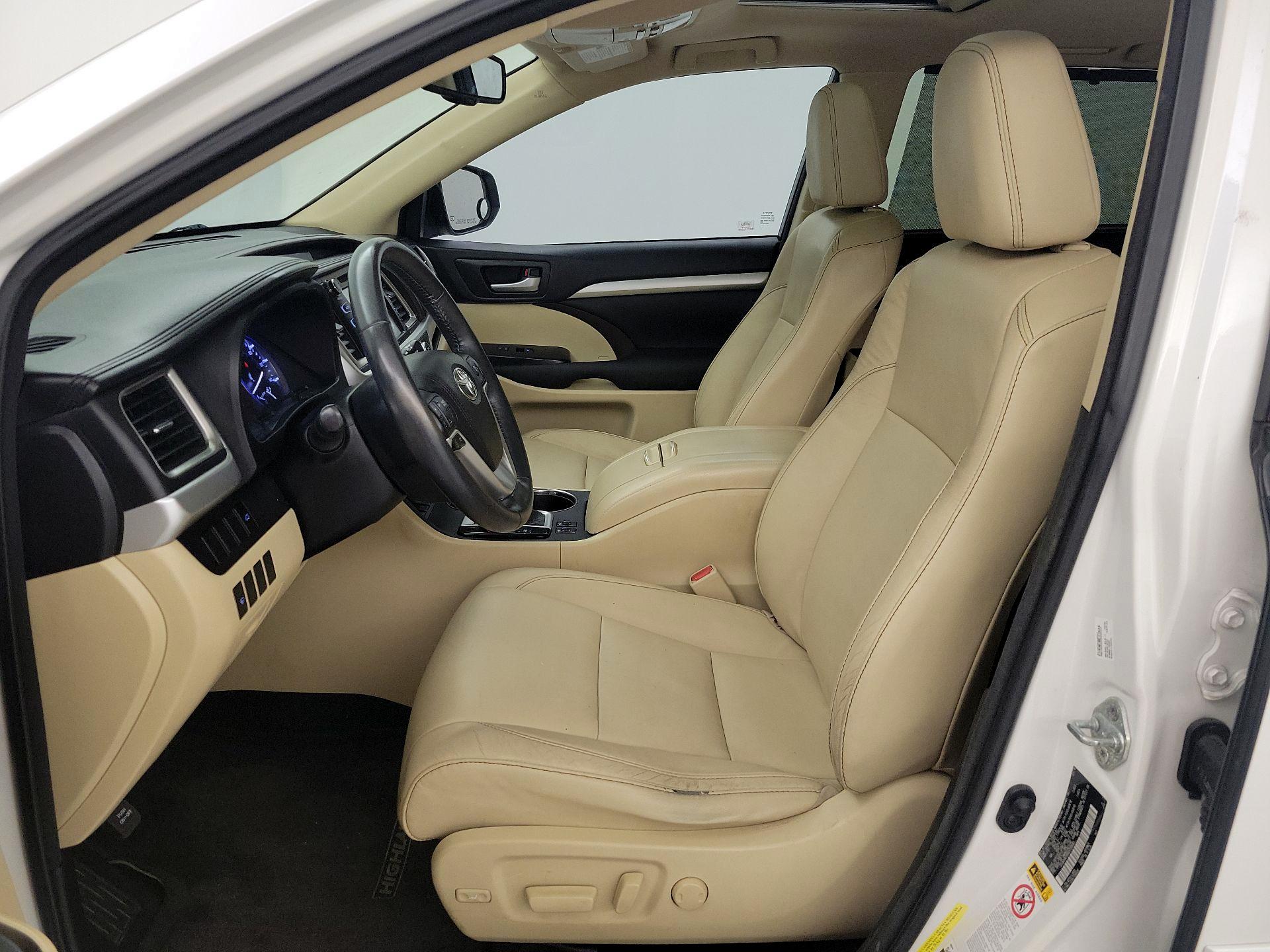 Thumbnail: 2016 Toyota Highlander - 11