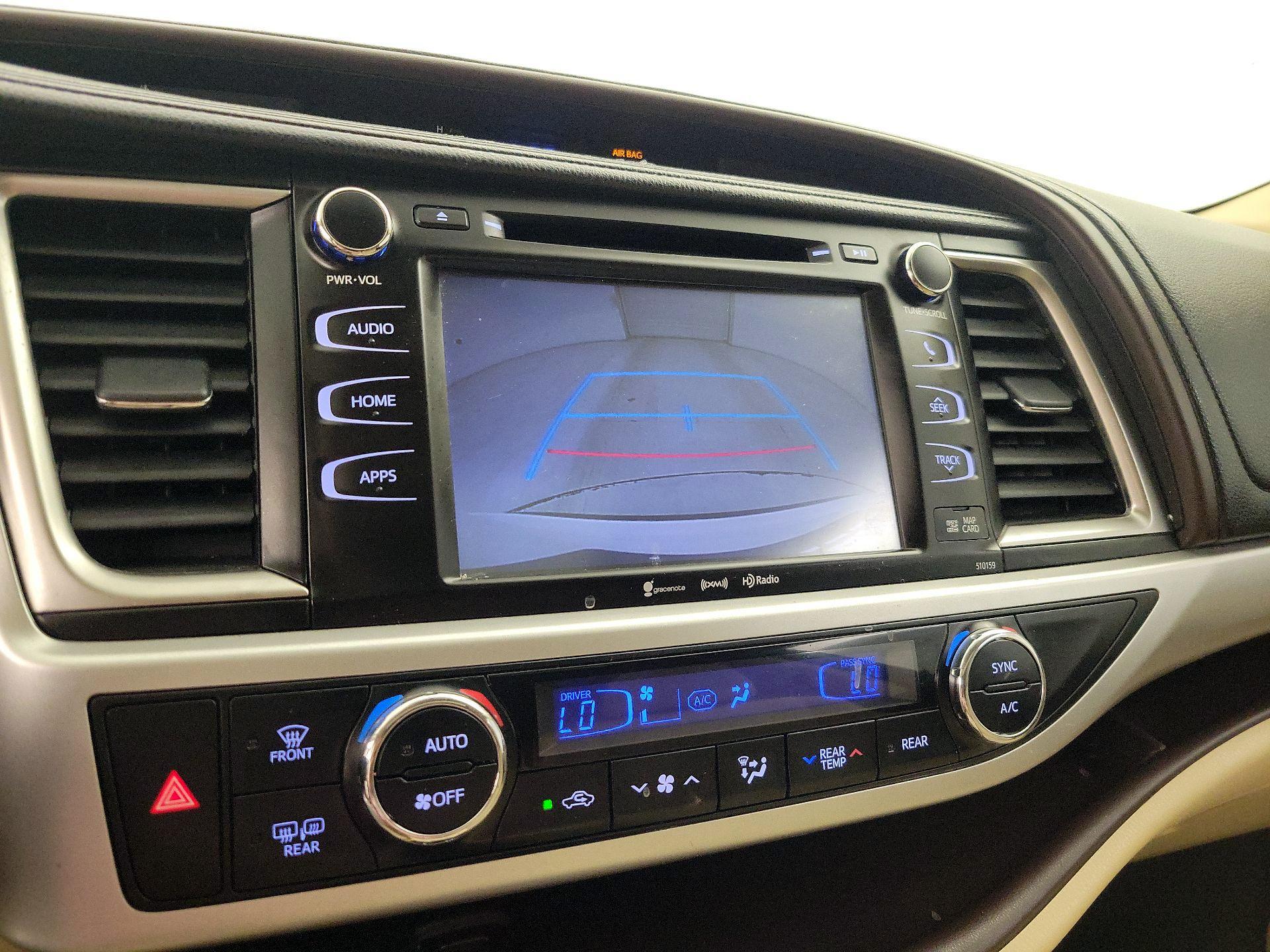 Thumbnail: 2016 Toyota Highlander - 15