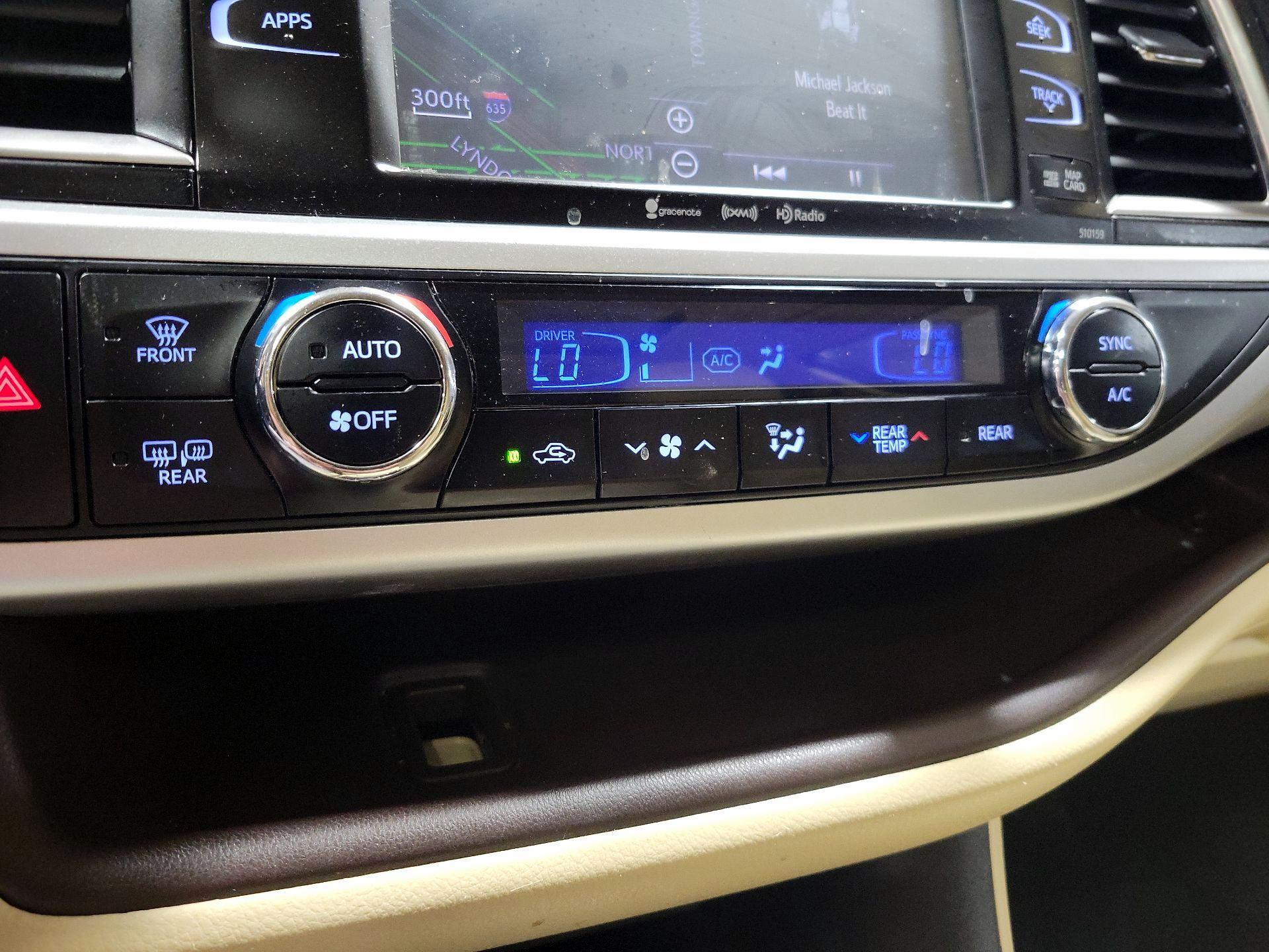 Thumbnail: 2016 Toyota Highlander - 17