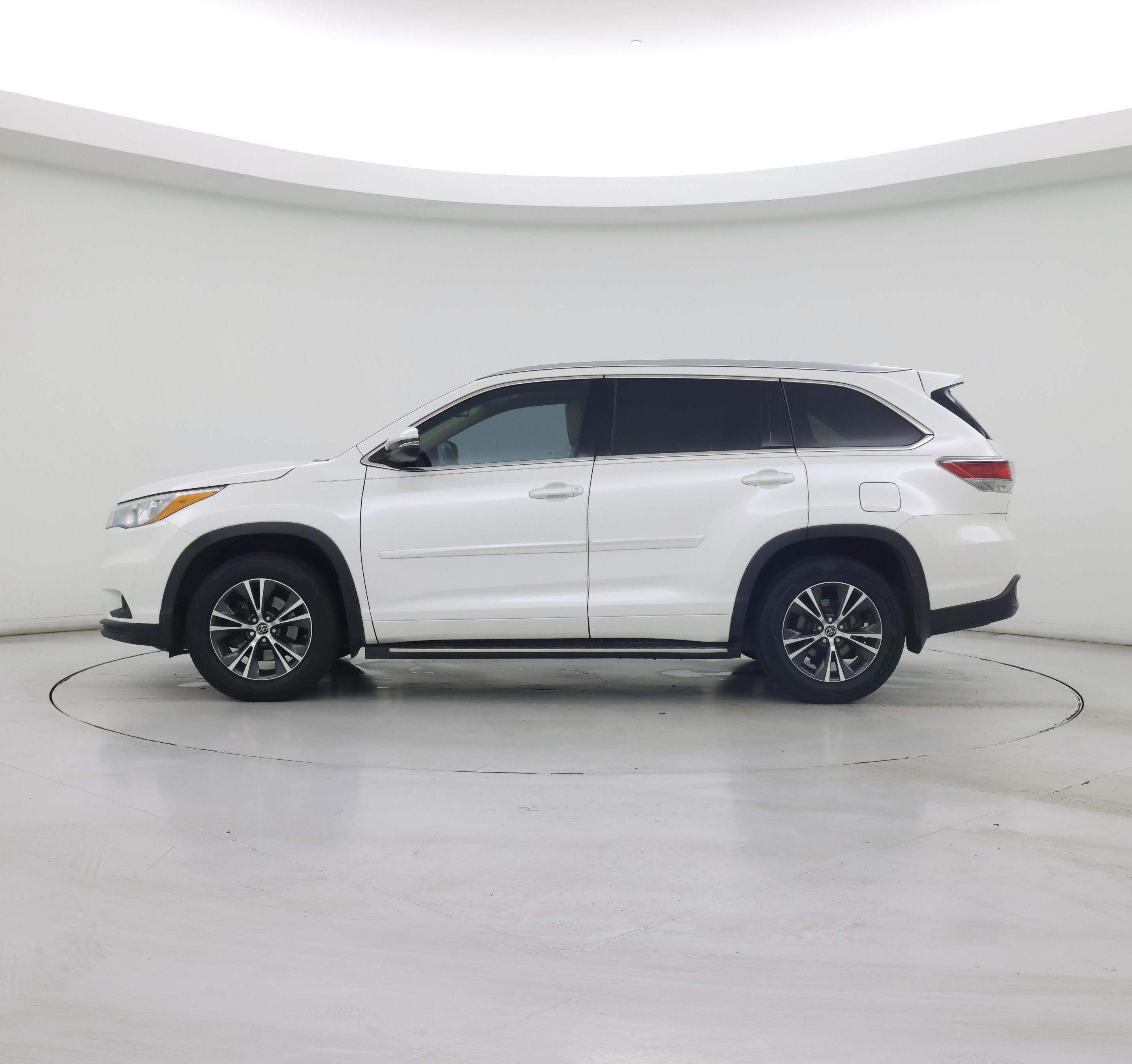 Thumbnail: 2016 Toyota Highlander - 3