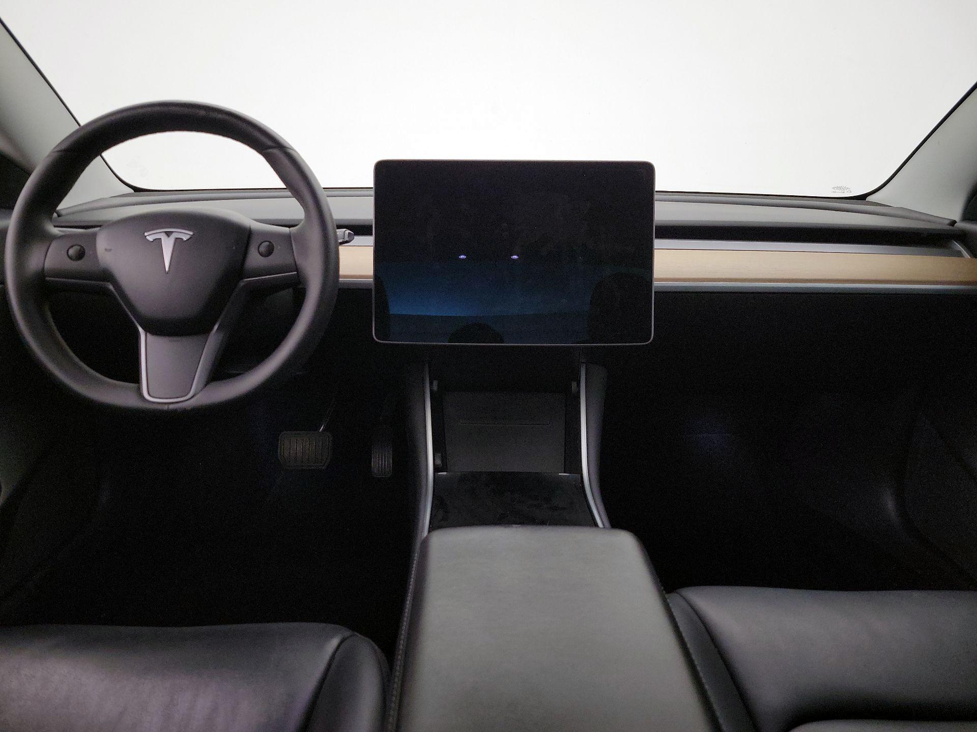 Thumbnail: 2020 Tesla Model 3 - 9