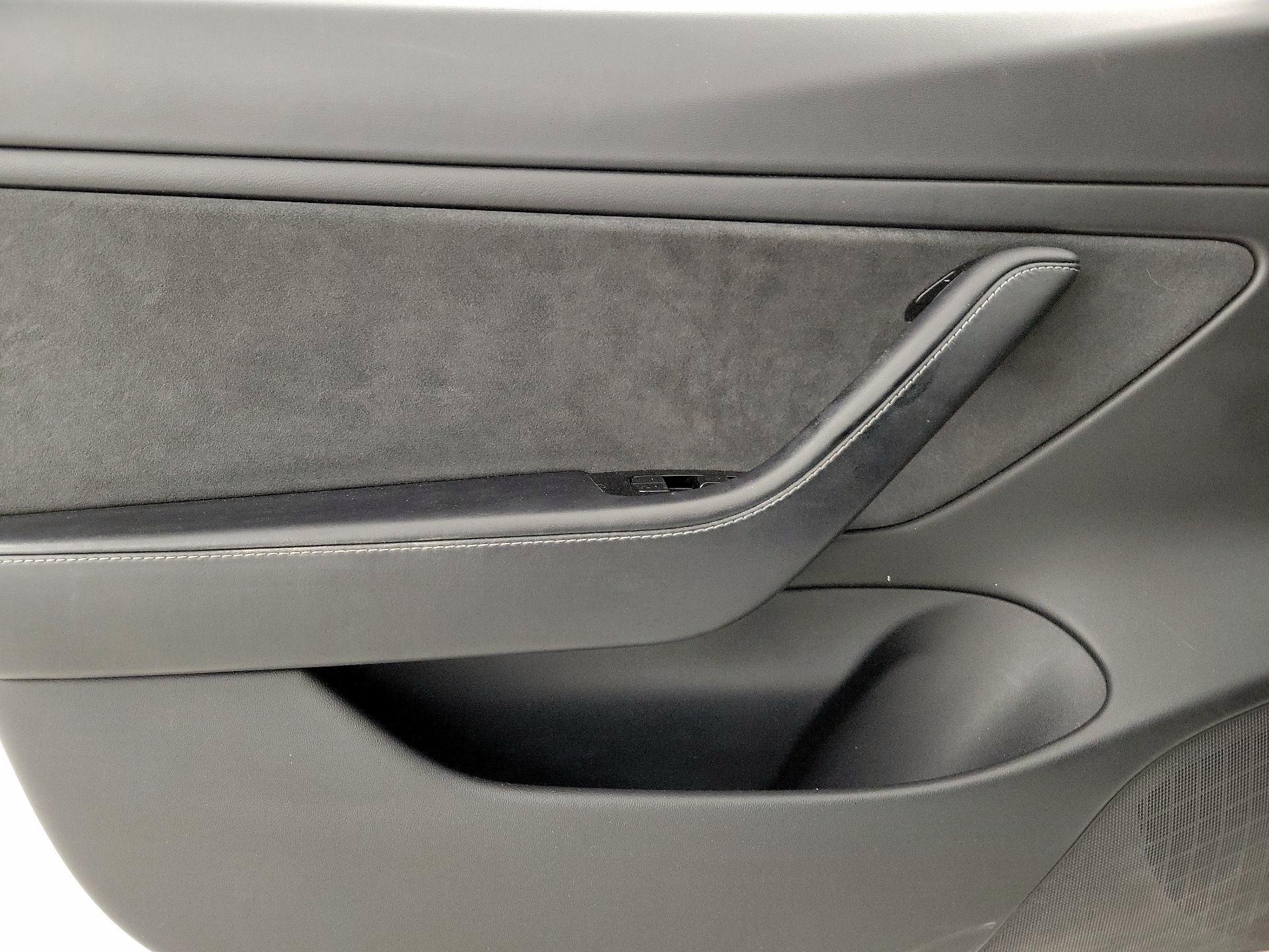 Thumbnail: 2020 Tesla Model 3 - 12