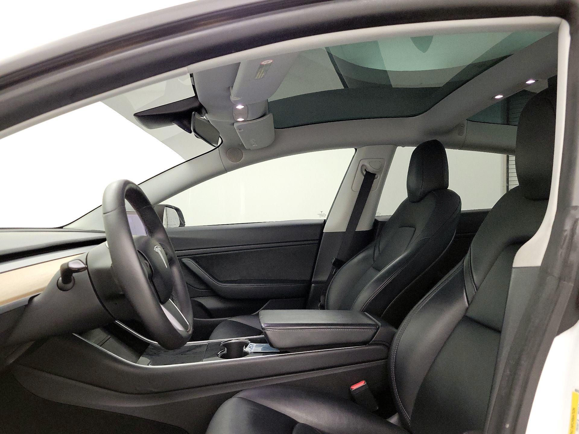 Thumbnail: 2020 Tesla Model 3 - 17
