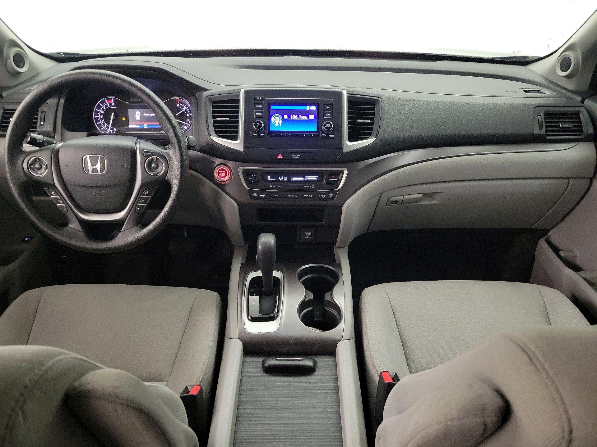 Thumbnail: 2017 Honda Pilot - 9