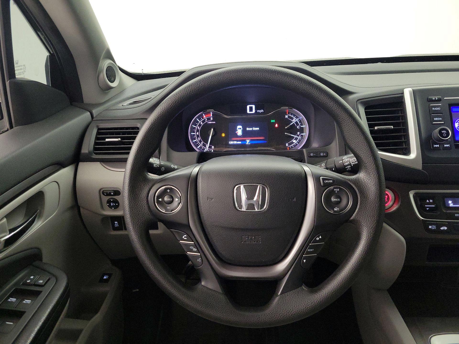 Thumbnail: 2017 Honda Pilot - 10