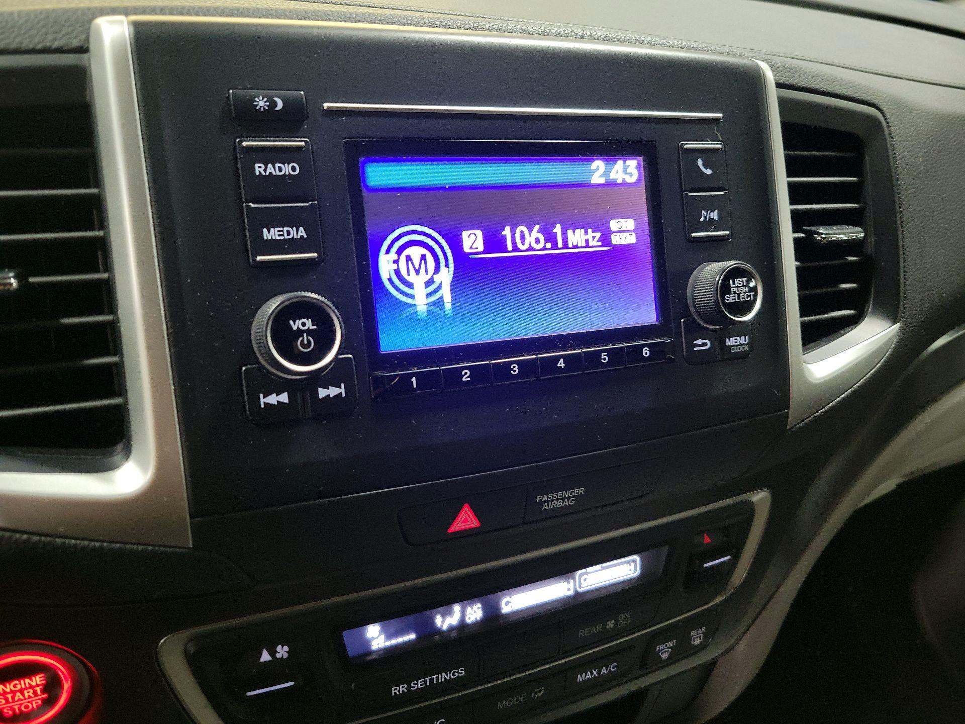Thumbnail: 2017 Honda Pilot - 15
