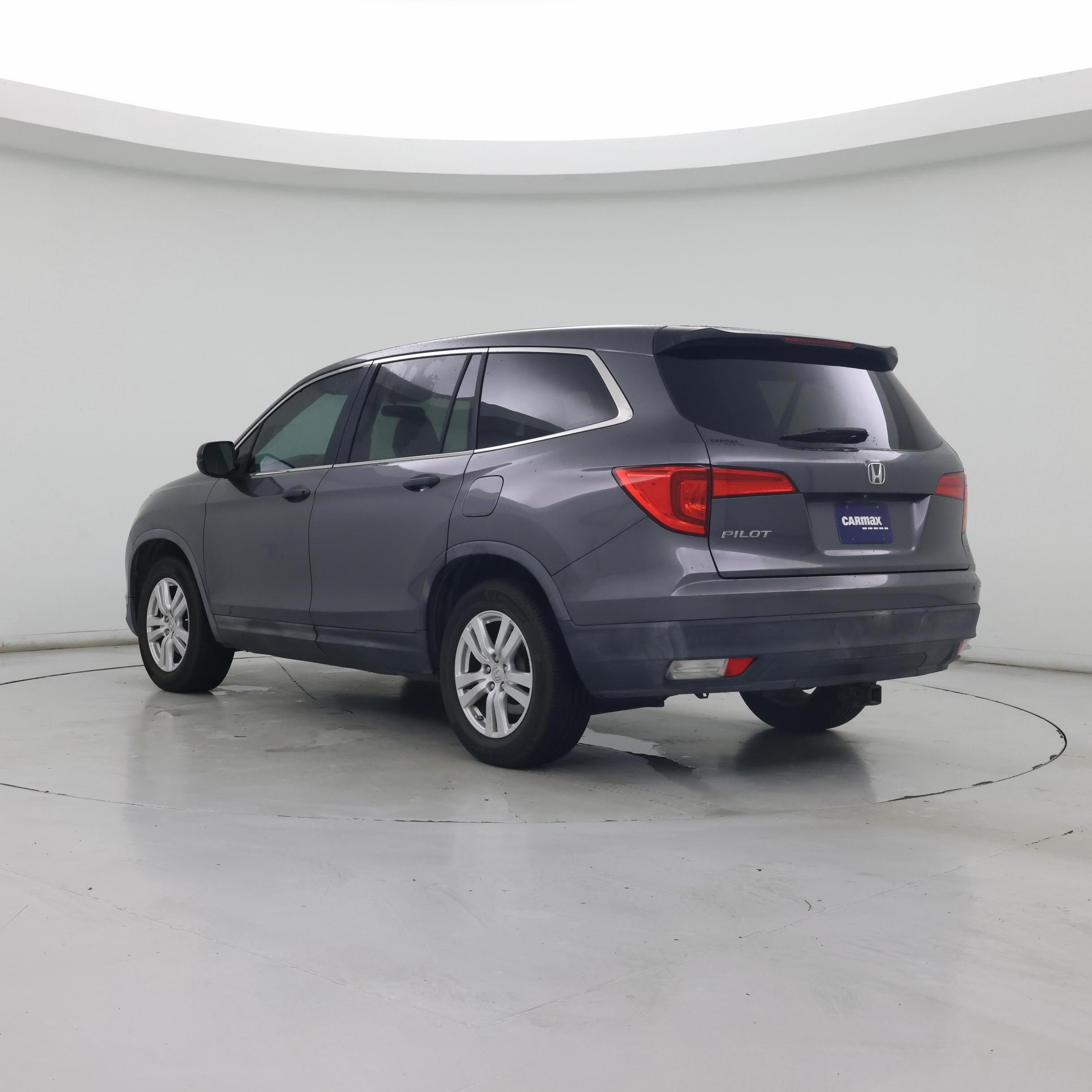 Thumbnail: 2017 Honda Pilot - 2