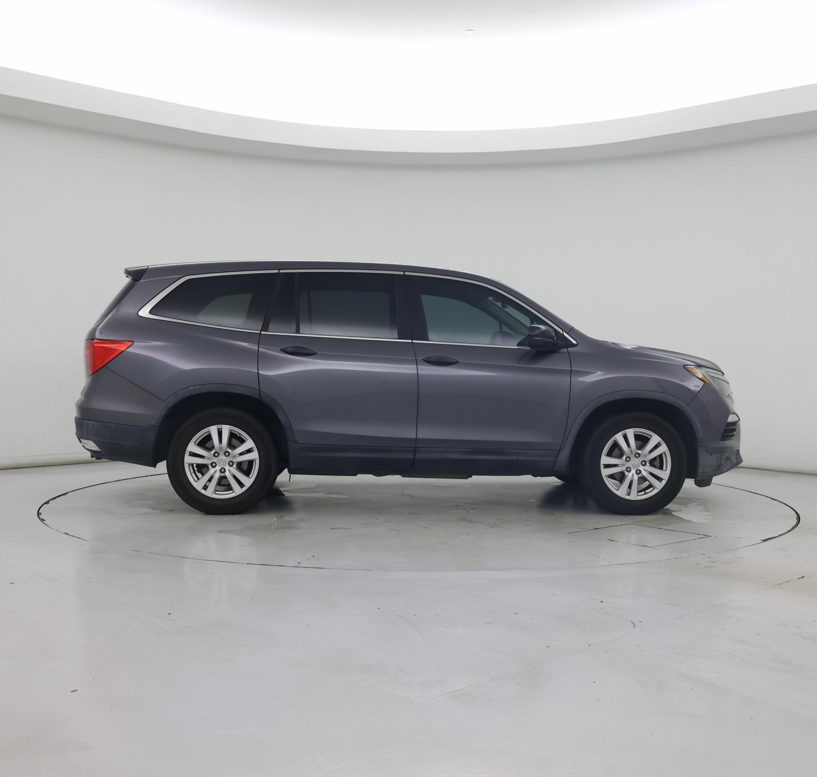 Thumbnail: 2017 Honda Pilot - 7