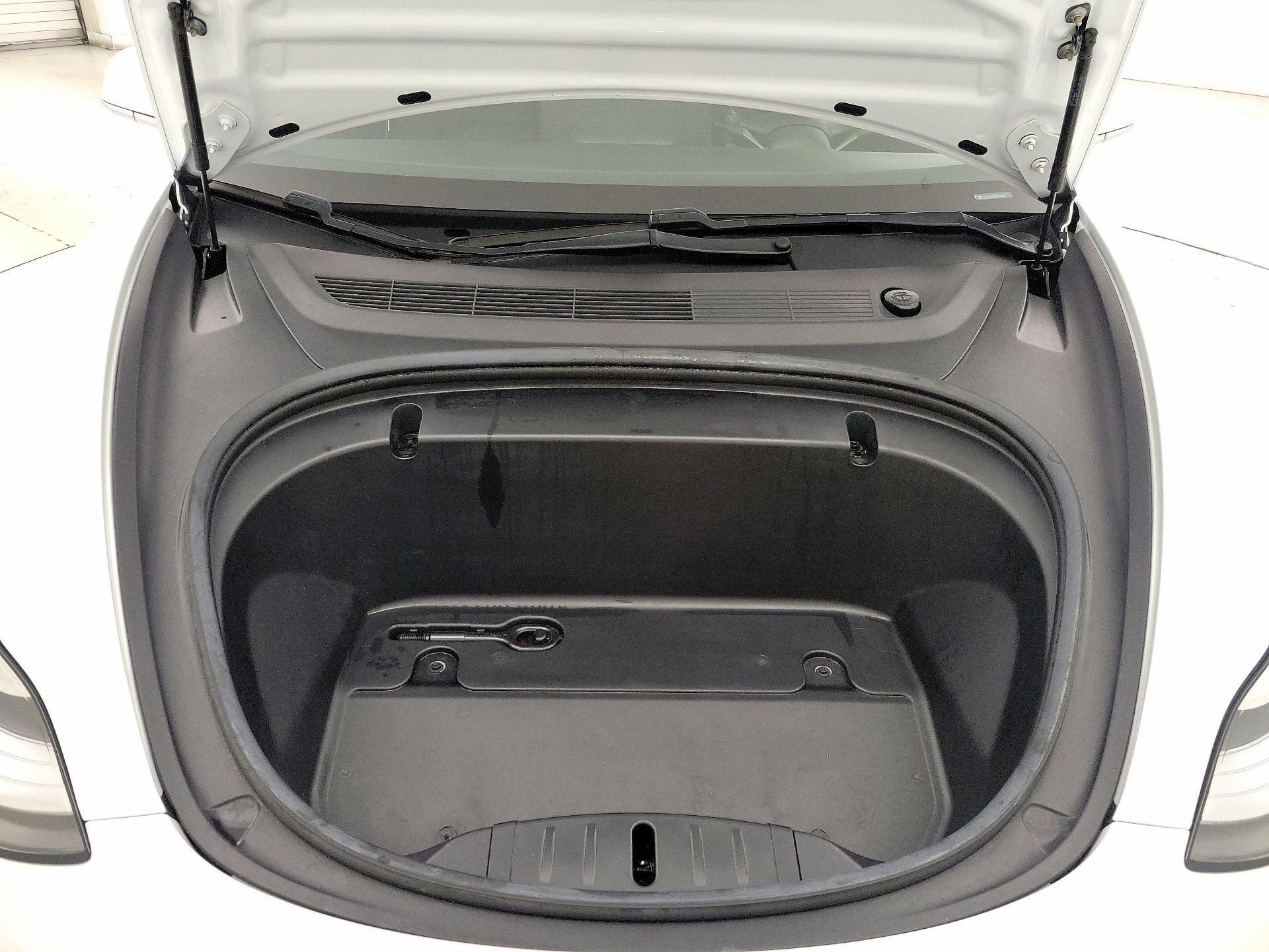 Thumbnail: 2020 Tesla Model 3 - 19