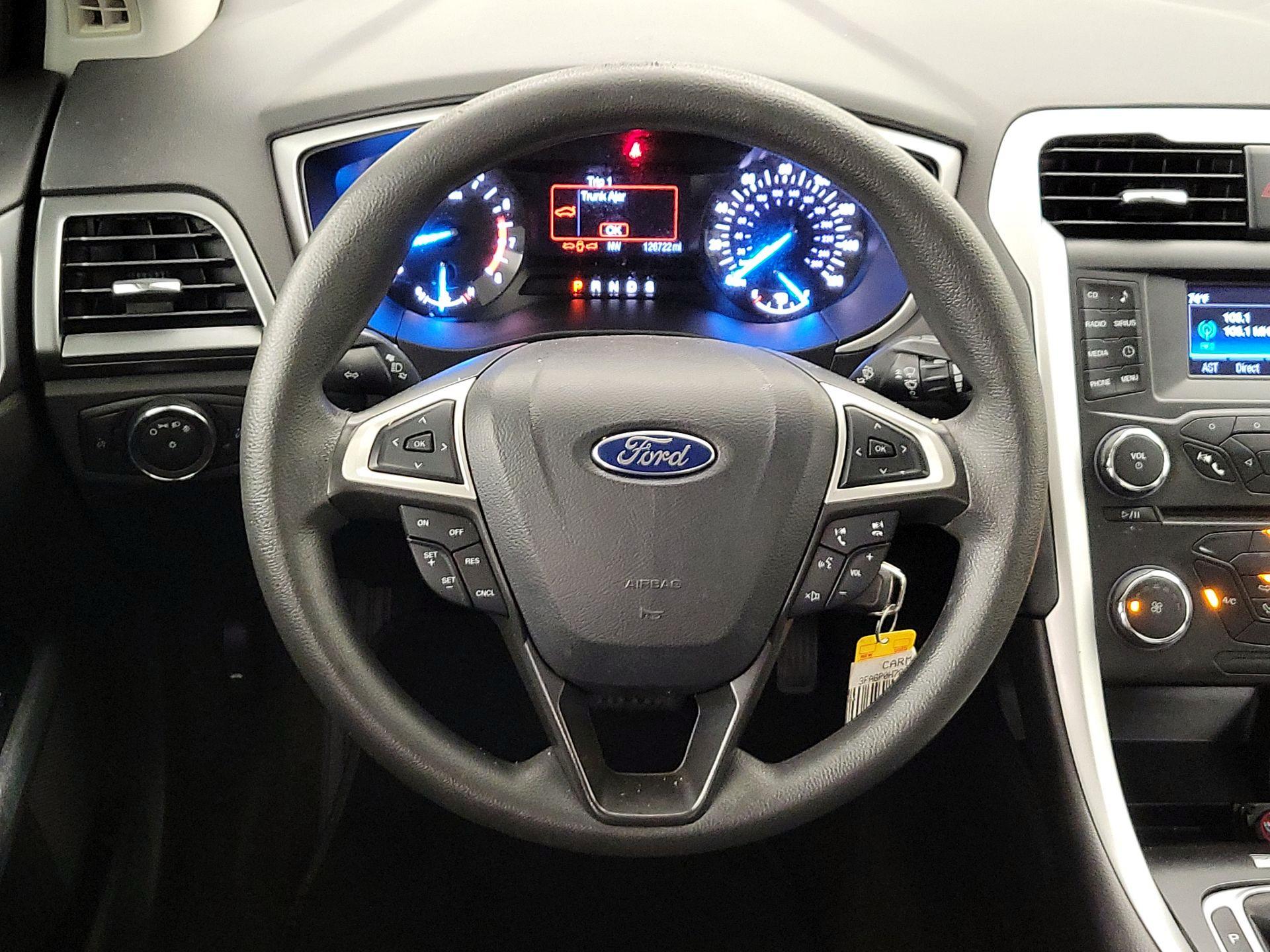 Thumbnail: 2015 Ford Fusion - 10