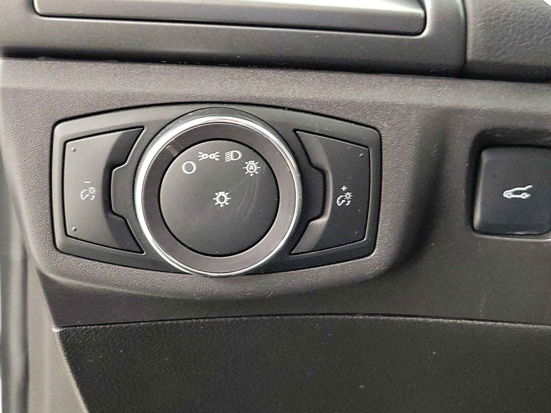 Thumbnail: 2015 Ford Fusion - 13