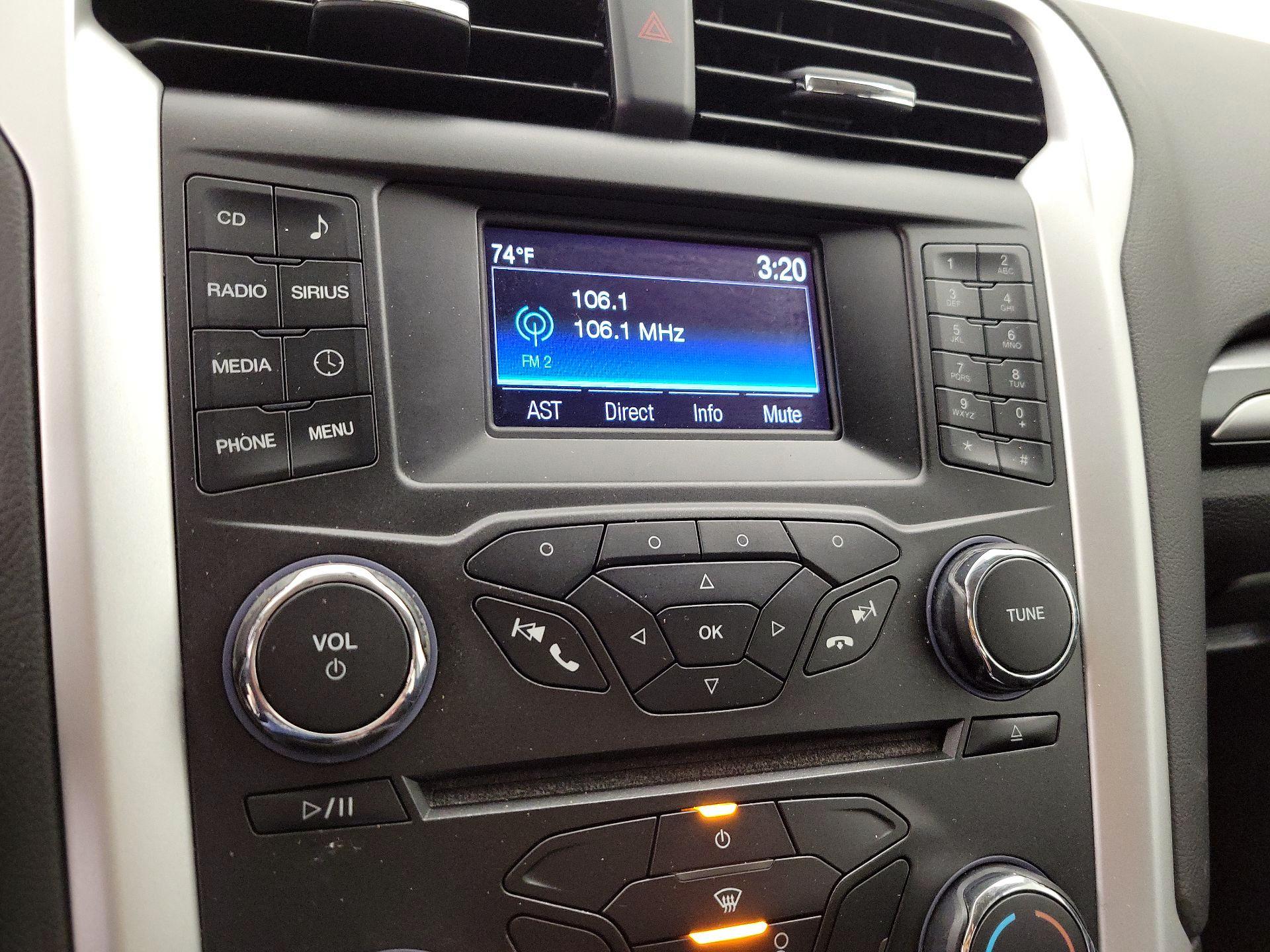 Thumbnail: 2015 Ford Fusion - 15