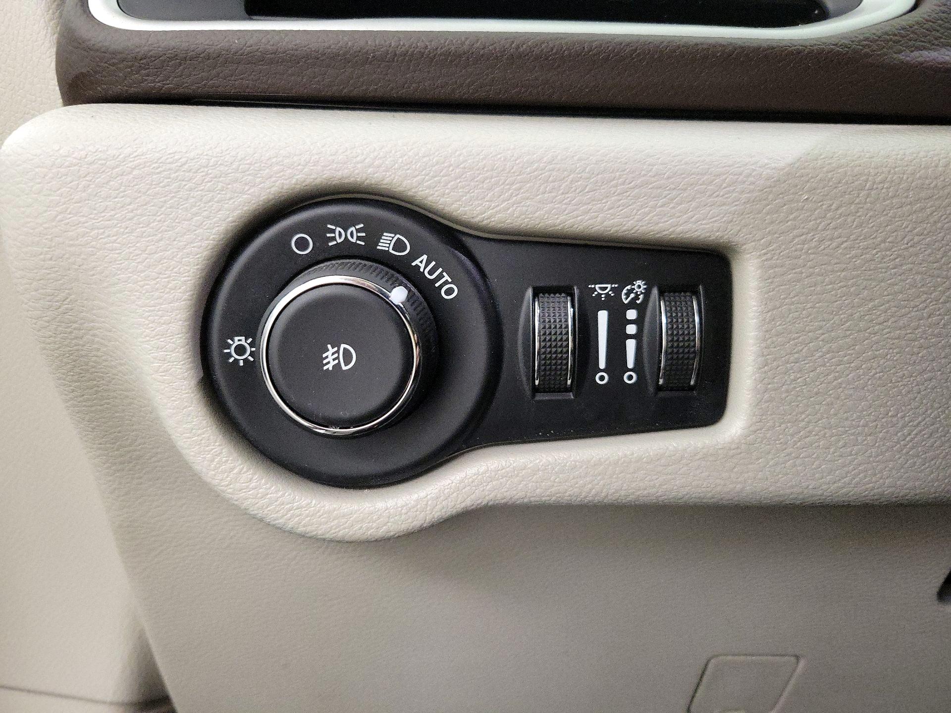 Thumbnail: 2019 Chrysler Pacifica - 13