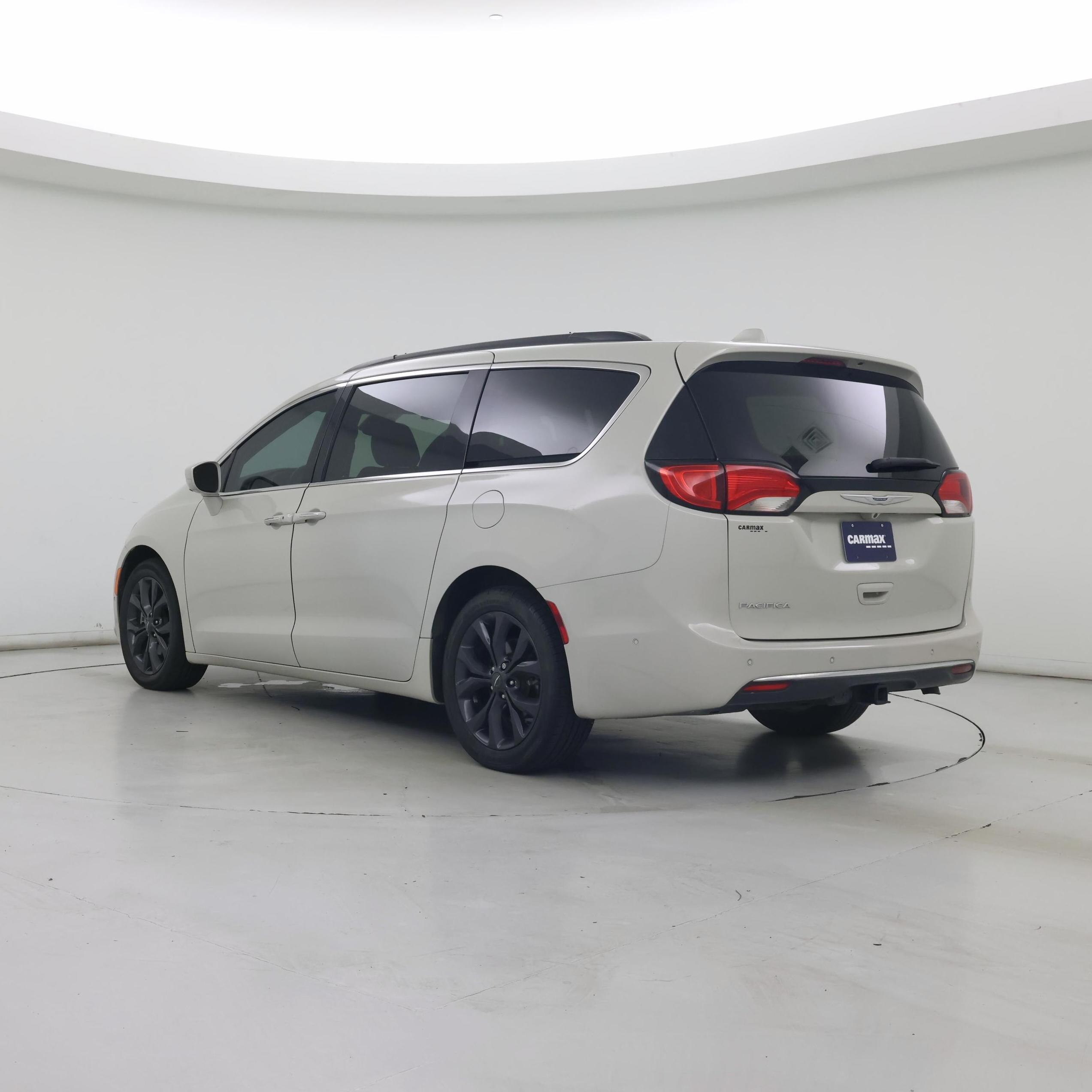 Thumbnail: 2019 Chrysler Pacifica - 2