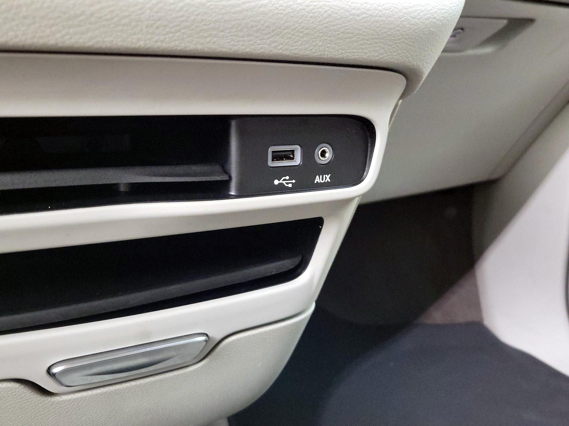 Thumbnail: 2019 Chrysler Pacifica - 19