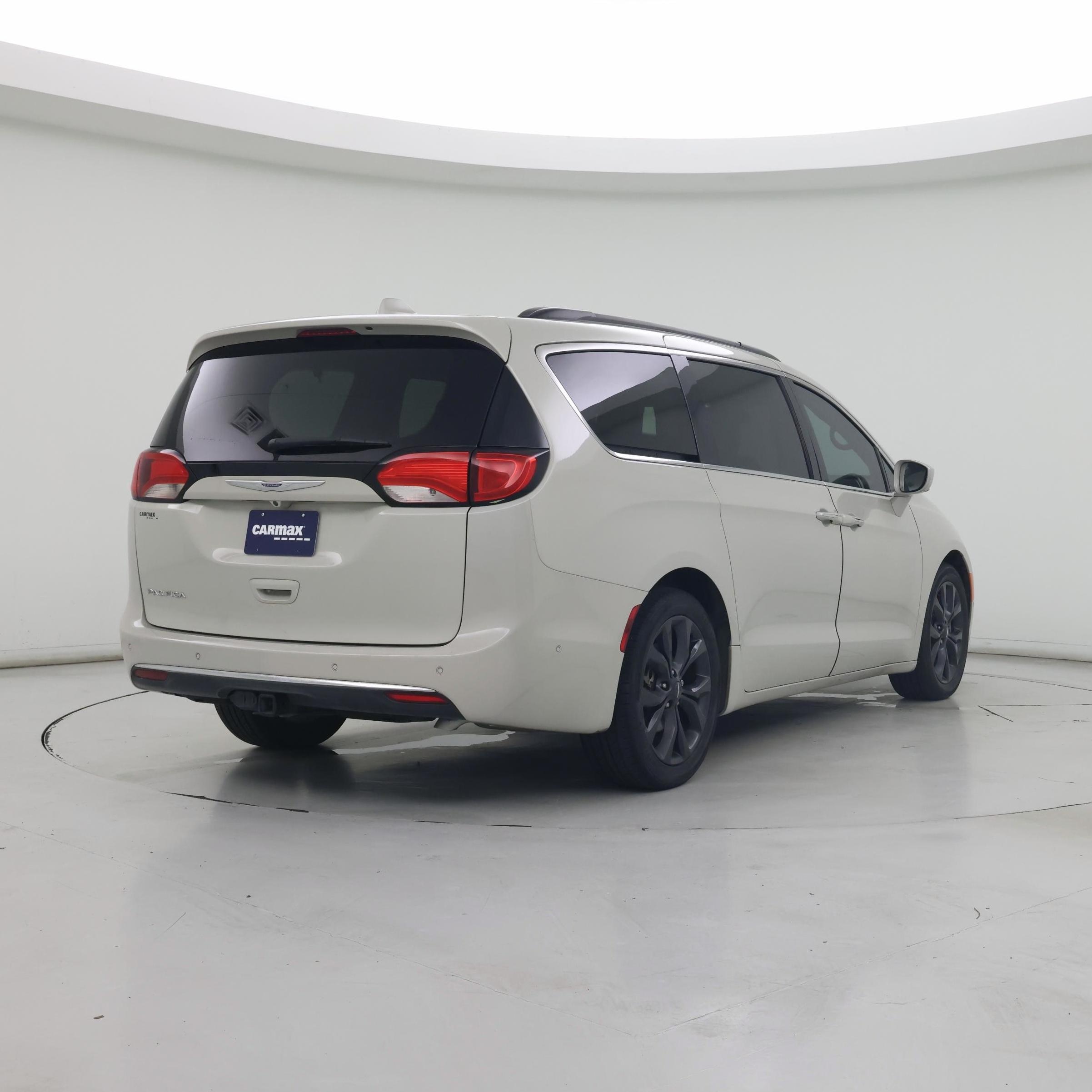 Thumbnail: 2019 Chrysler Pacifica - 8