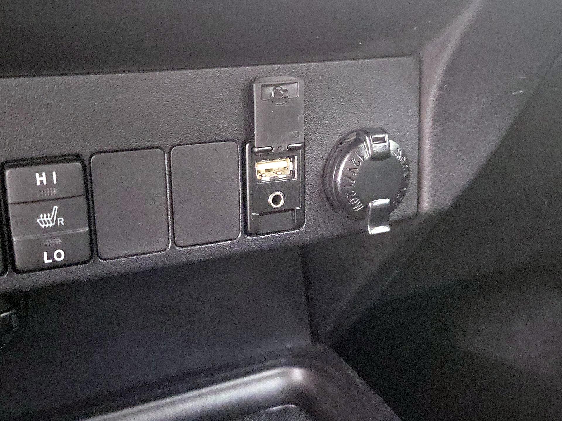 Thumbnail: 2014 Toyota RAV4 - 19