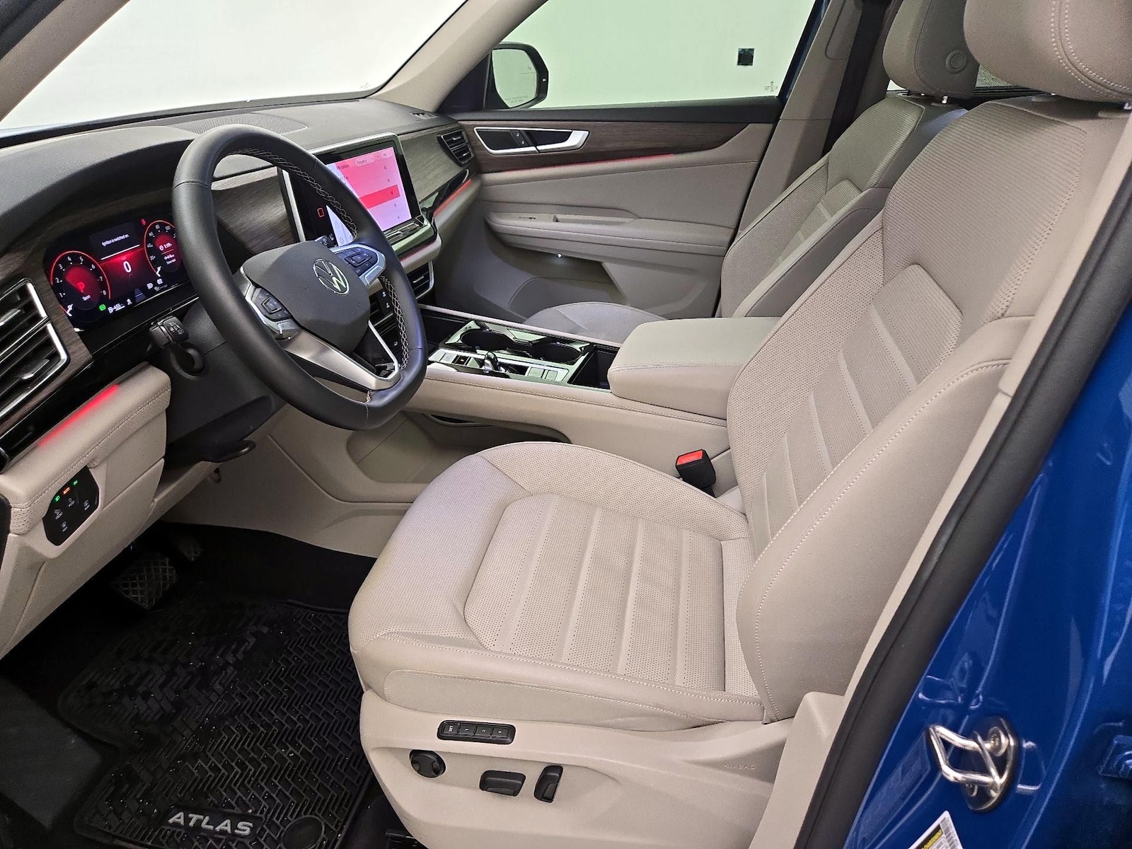 2025 Volkswagen Atlas SEL - Photo 12