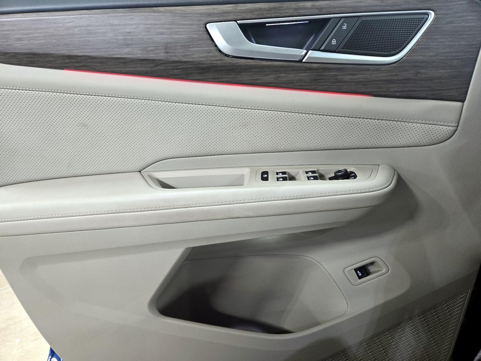 2025 Volkswagen Atlas SEL - Photo 13