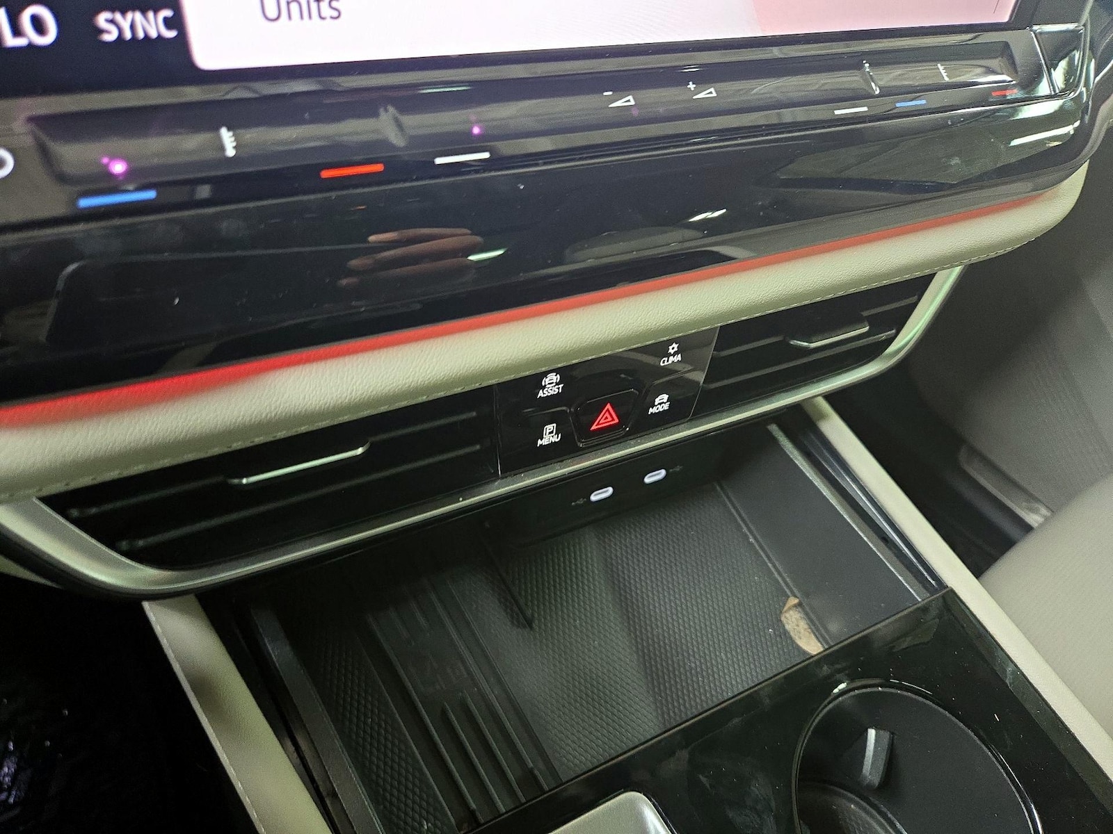 2025 Volkswagen Atlas SEL - Photo 16