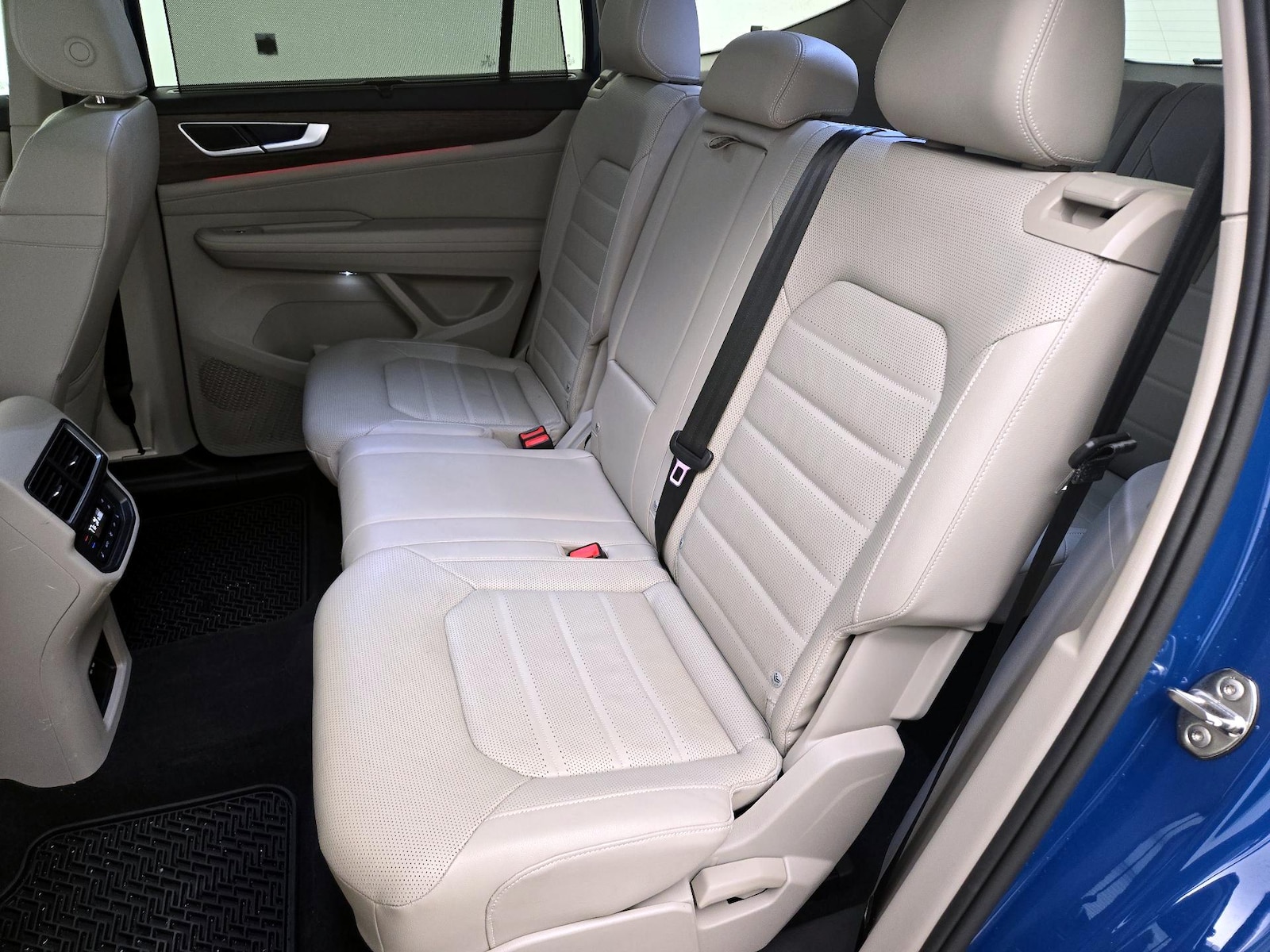 2025 Volkswagen Atlas SEL - Photo 20