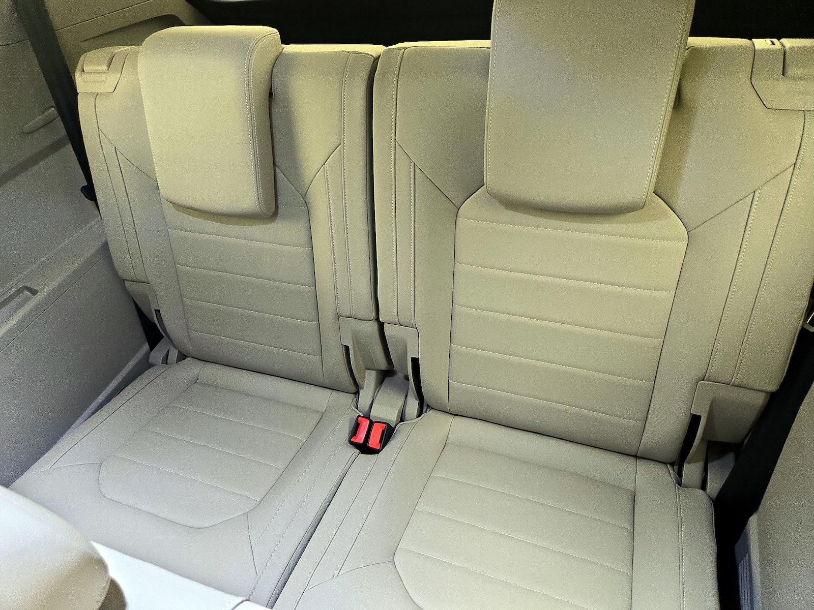 2025 Volkswagen Atlas SEL - Photo 21