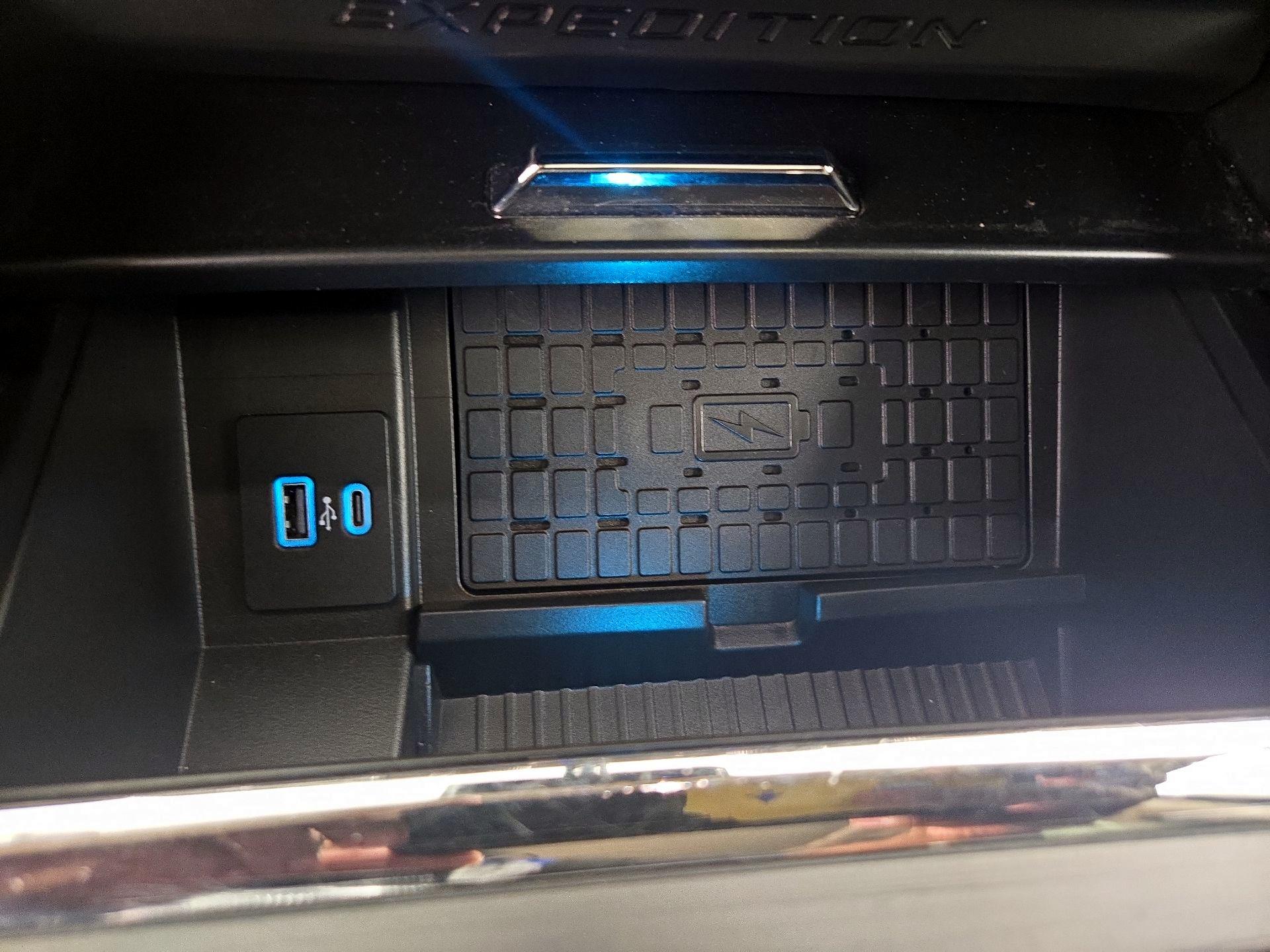 Thumbnail: 2022 Ford Expedition - 19