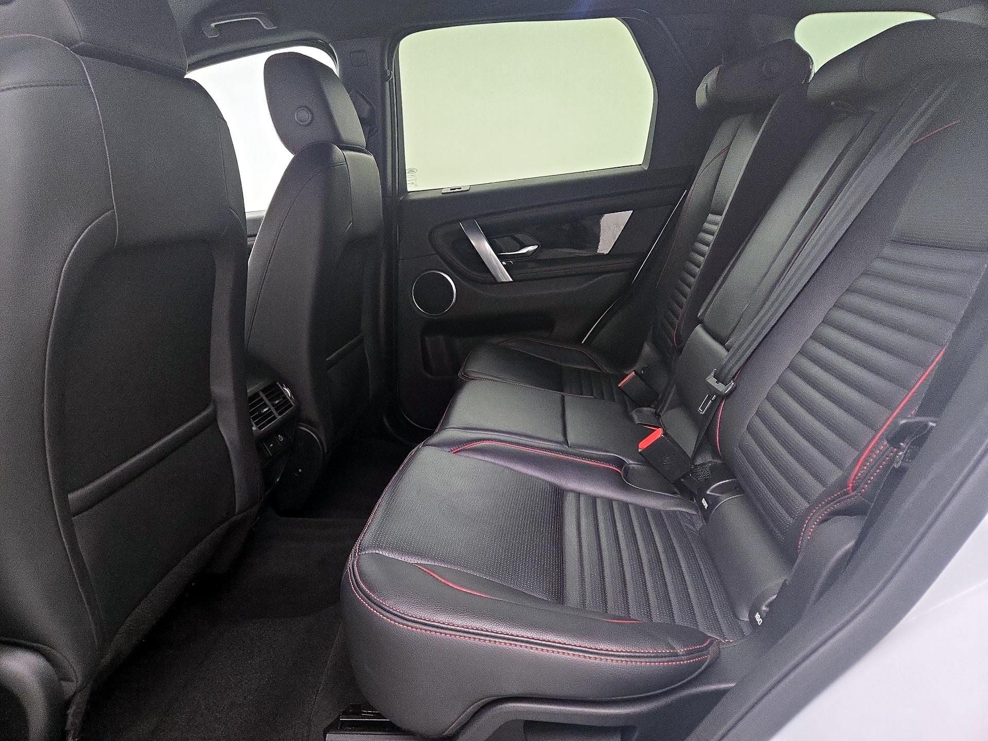 Thumbnail: 2022 Land Rover Discovery Sport - 20