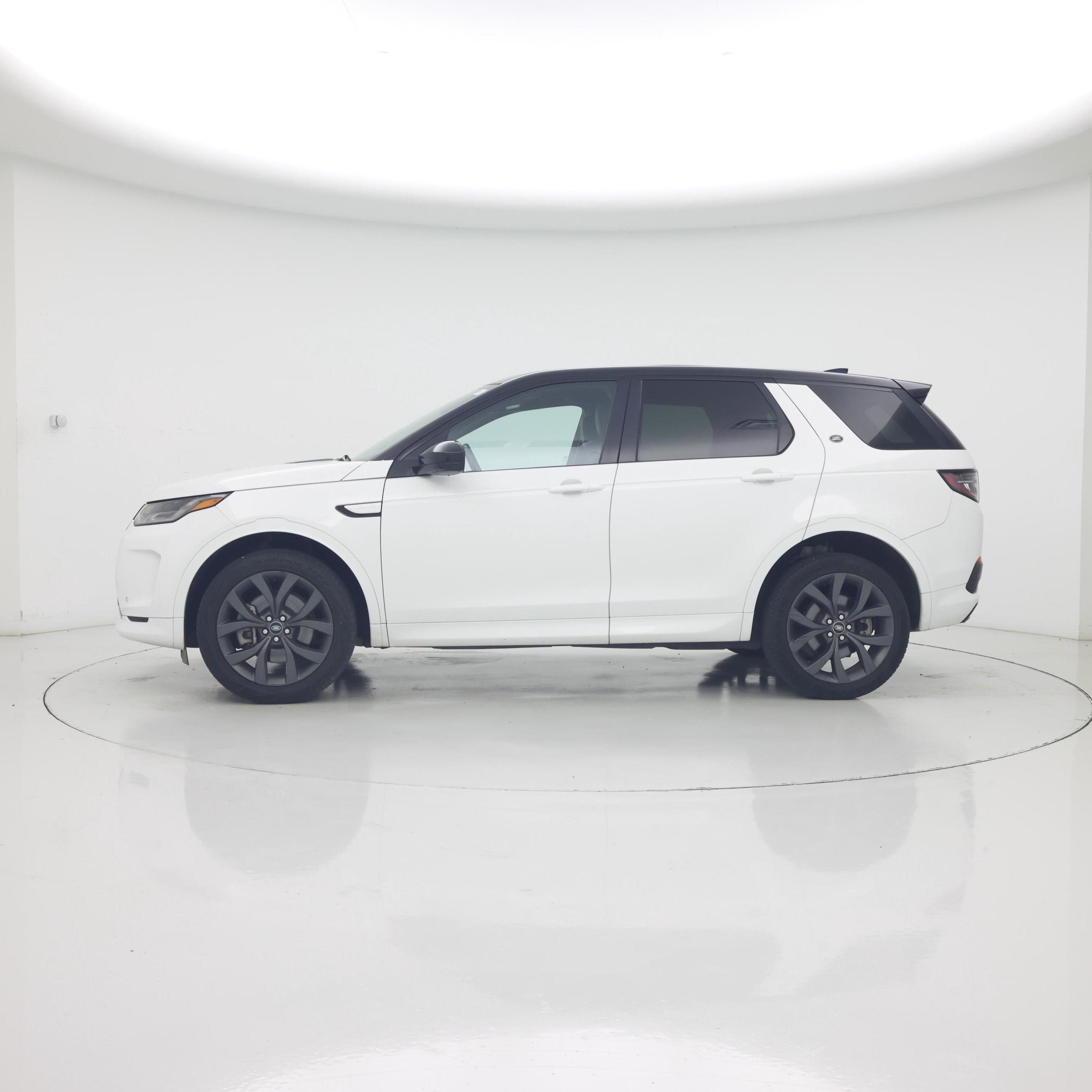Thumbnail: 2022 Land Rover Discovery Sport - 3